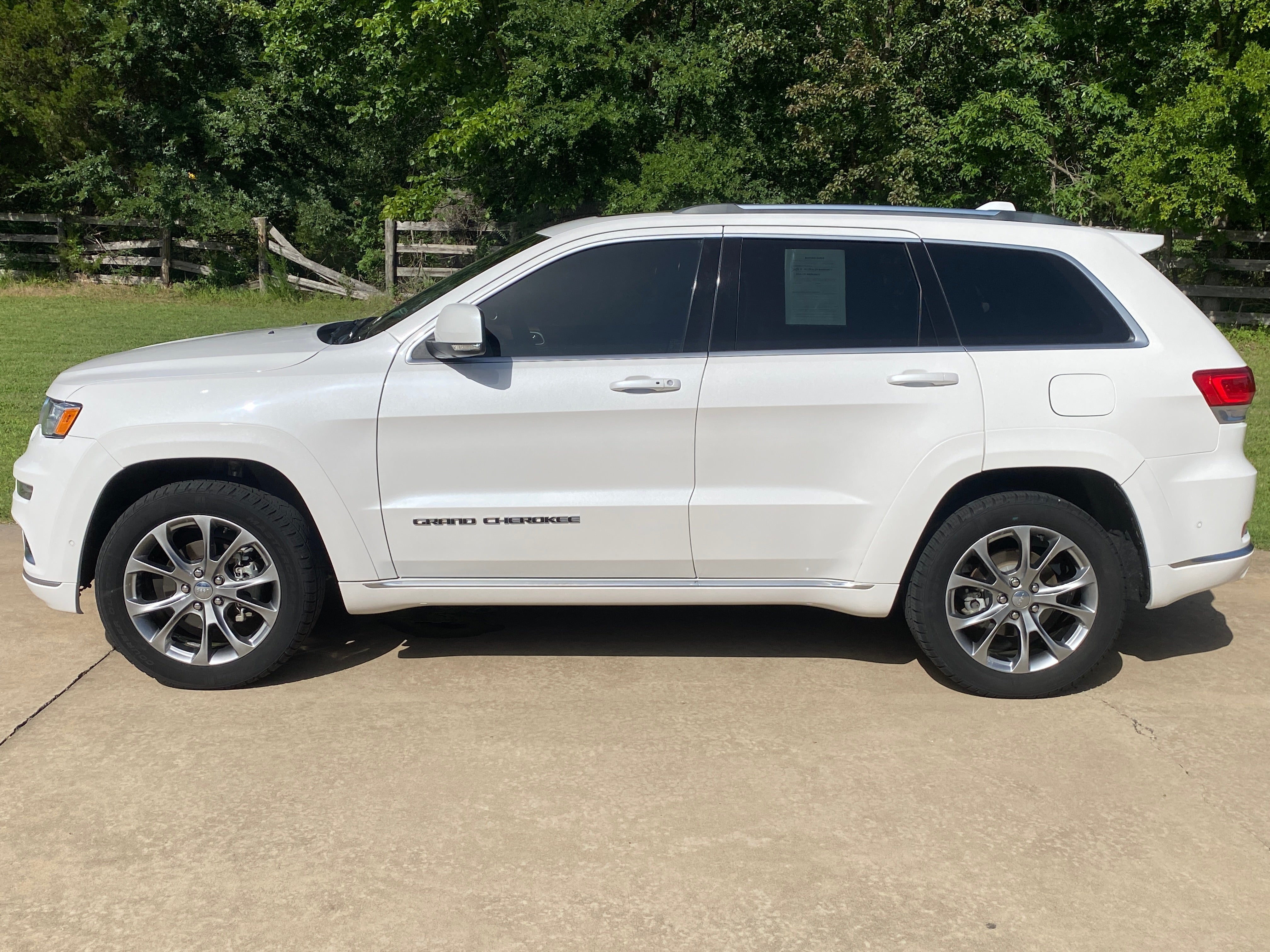 2019 Jeep Grand Cherokee Base