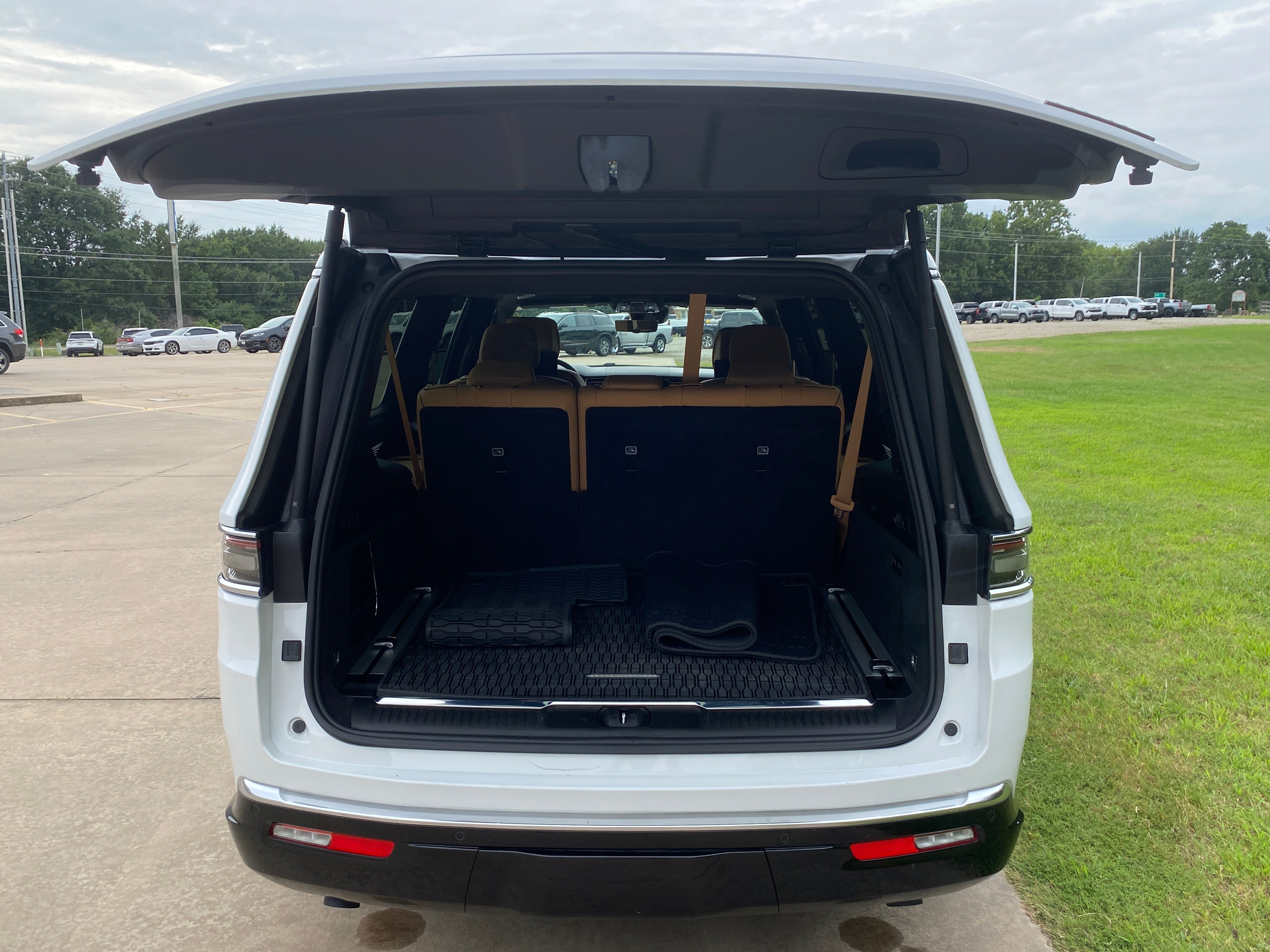 2024 Jeep Grand Wagoneer L Series III
