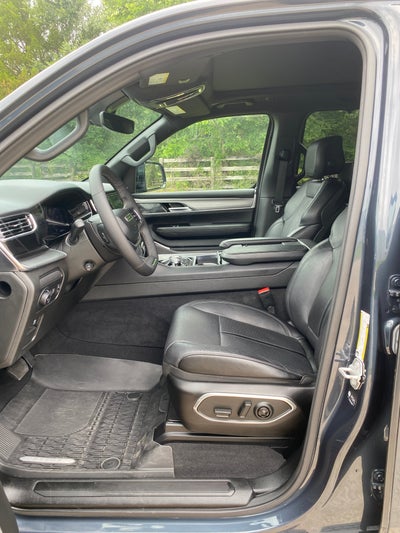 2024 Jeep Wagoneer Base