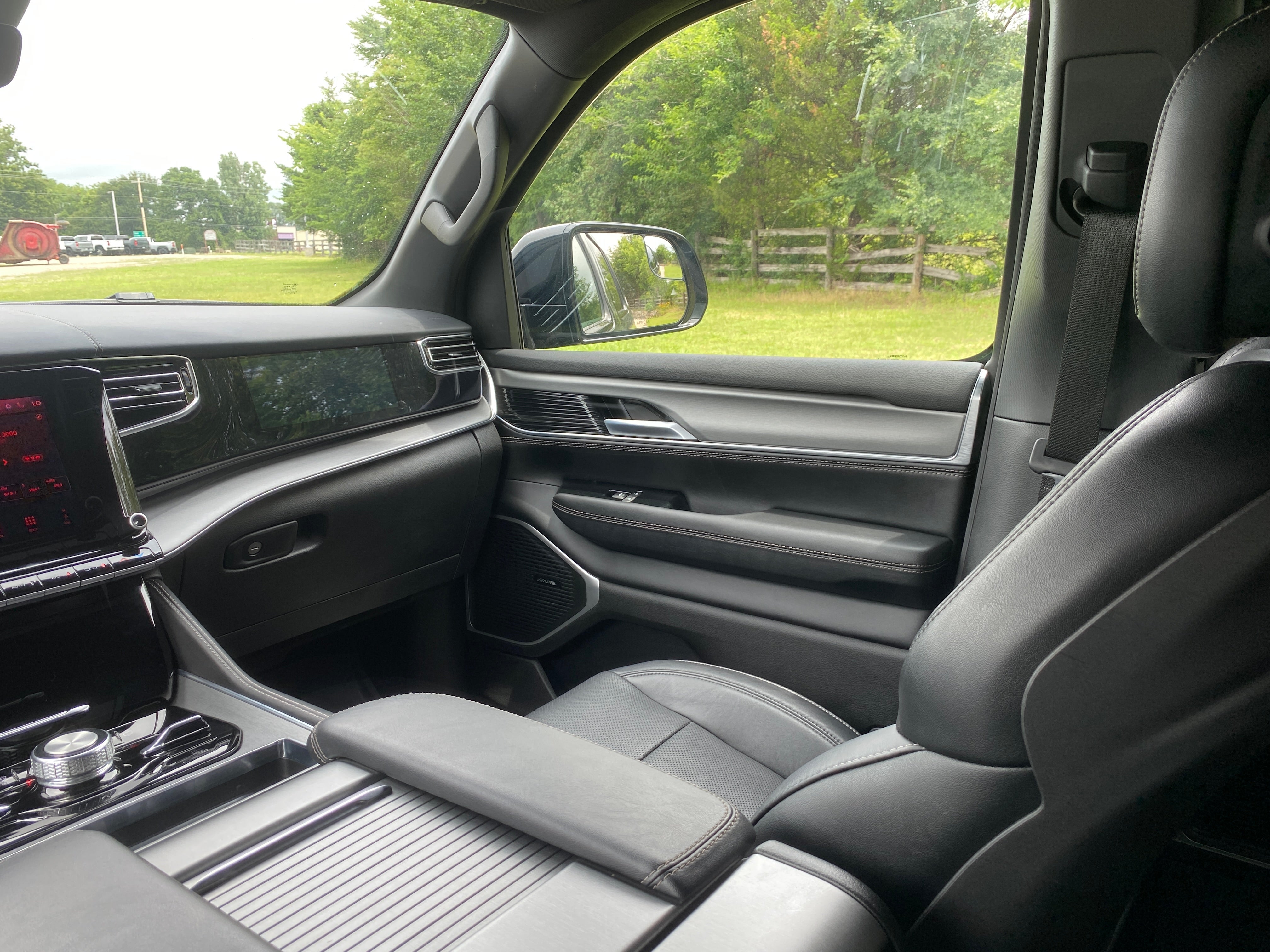 2024 Jeep Wagoneer Base
