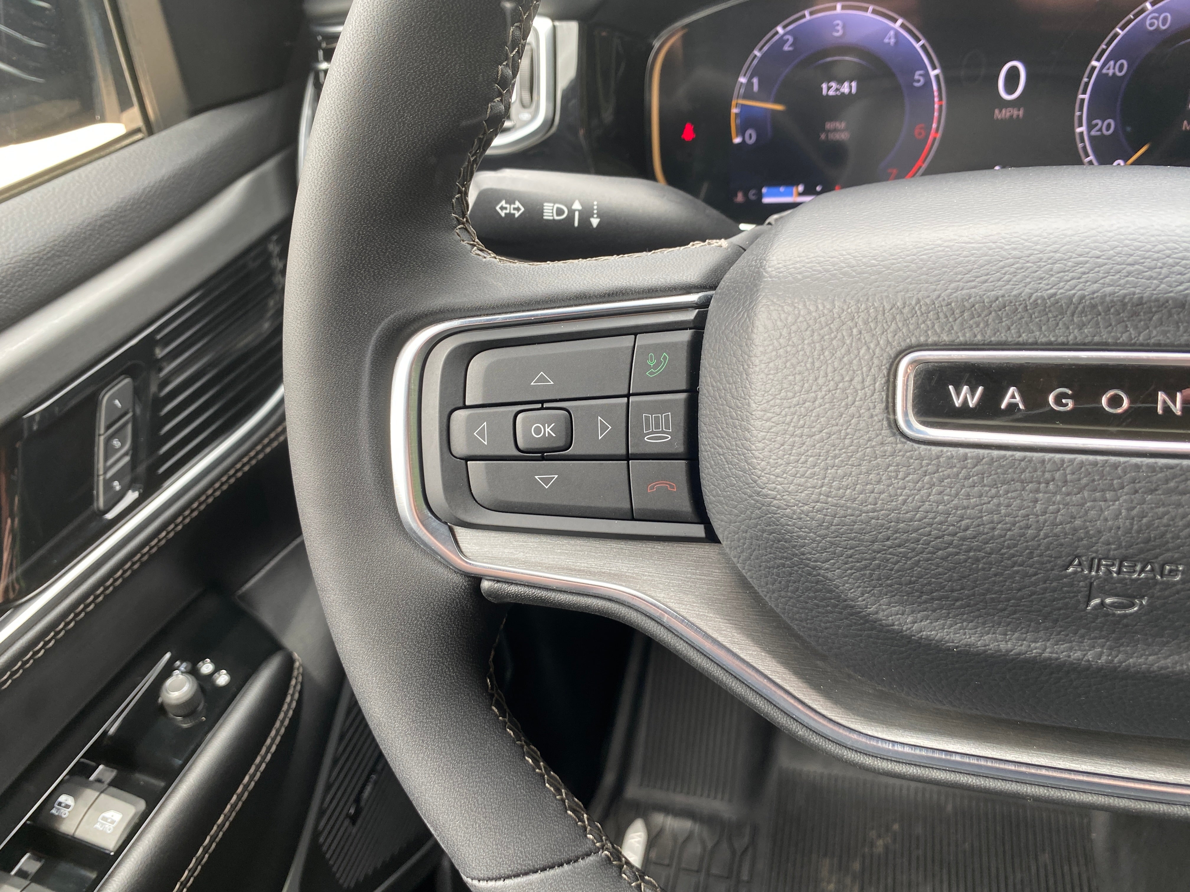 2024 Jeep Wagoneer Base