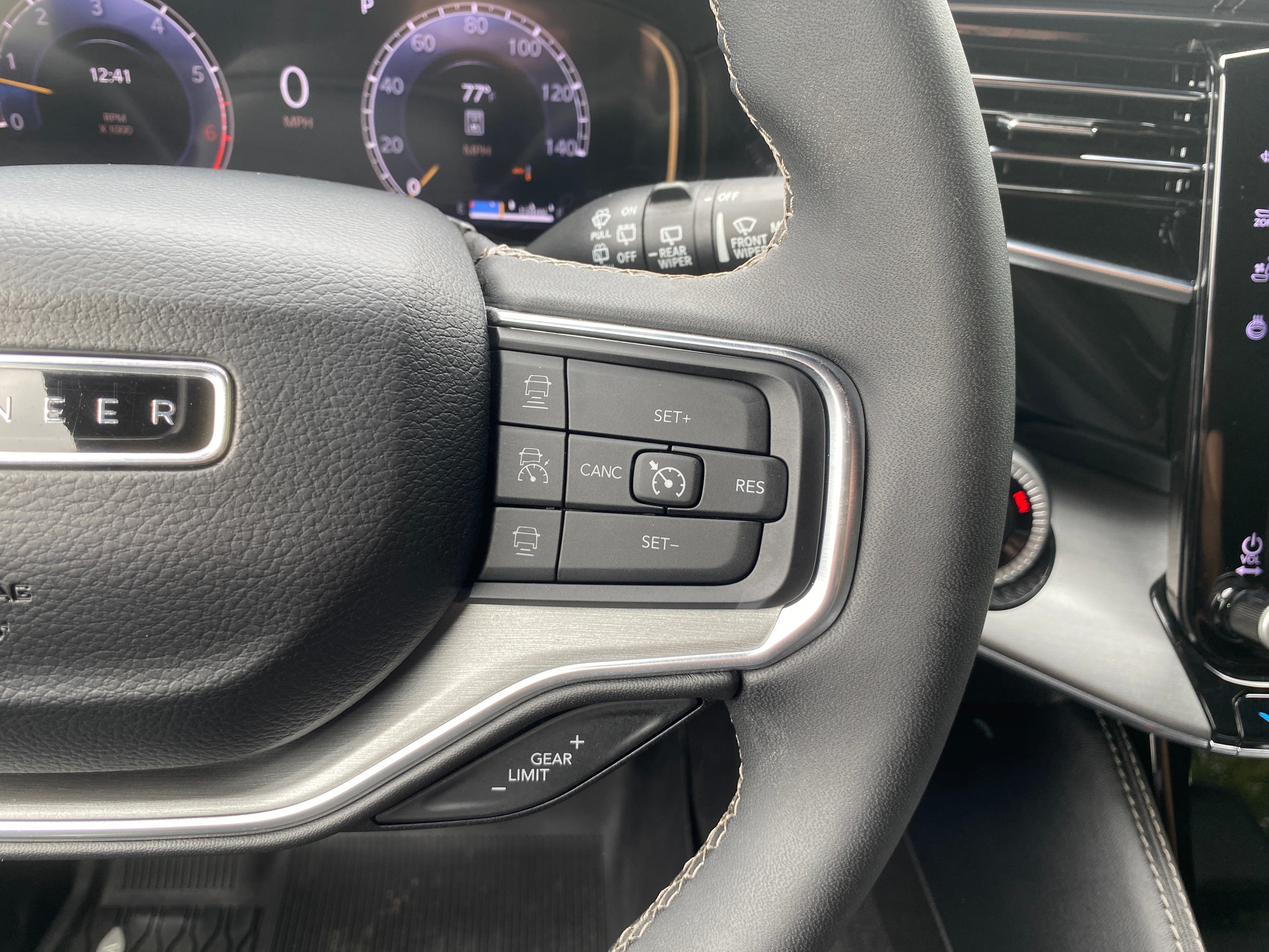 2024 Jeep Wagoneer Base