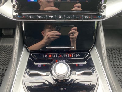 2024 Jeep Wagoneer Base