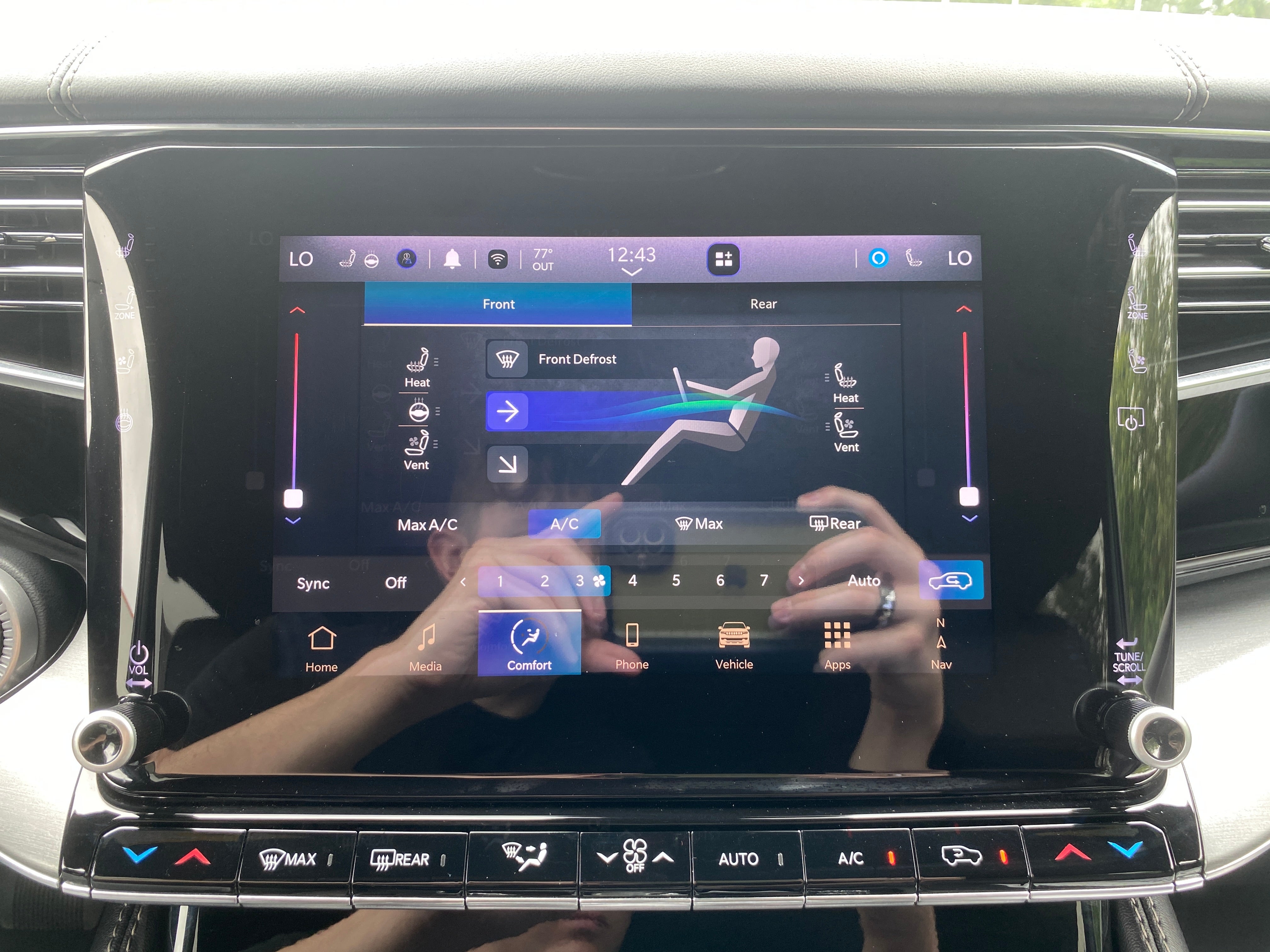 2024 Jeep Wagoneer Base