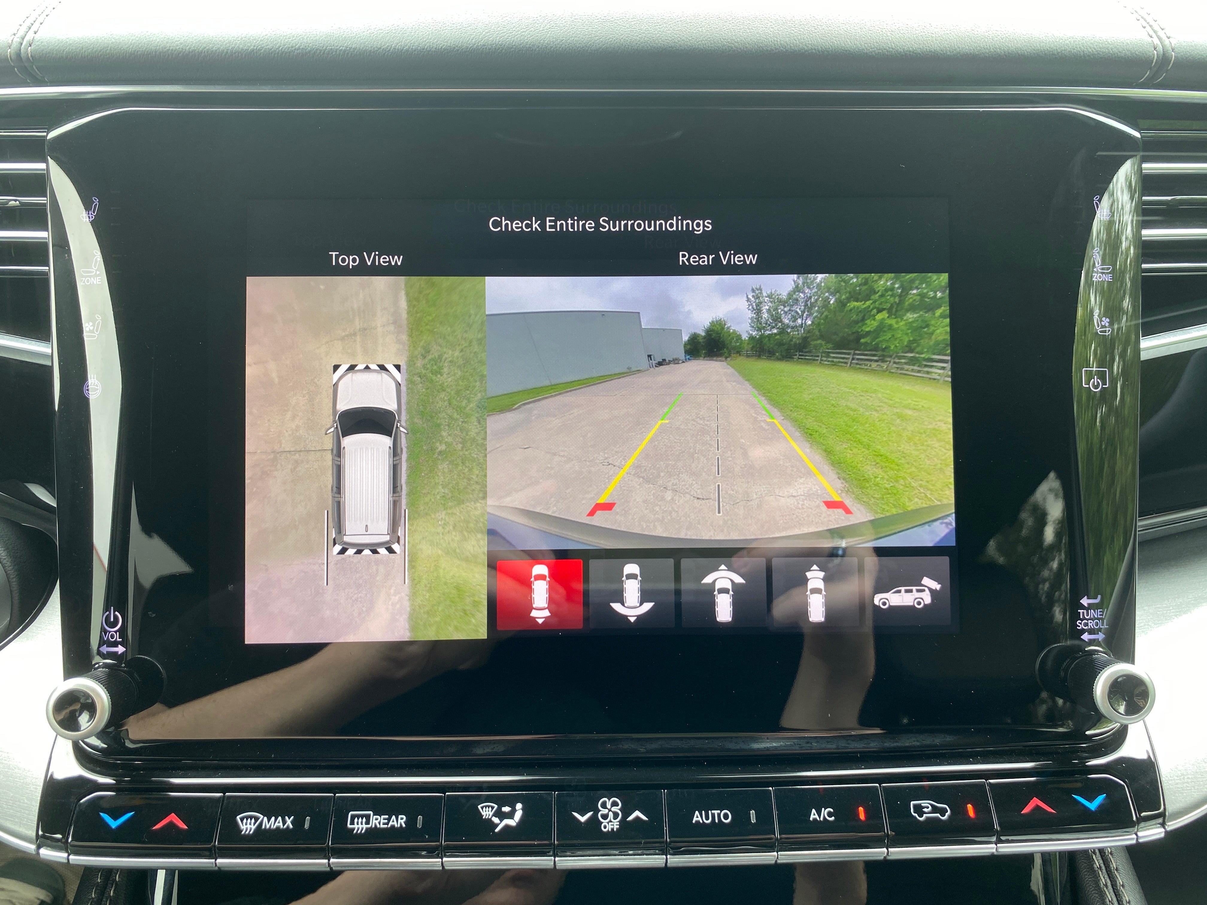 2024 Jeep Wagoneer Base