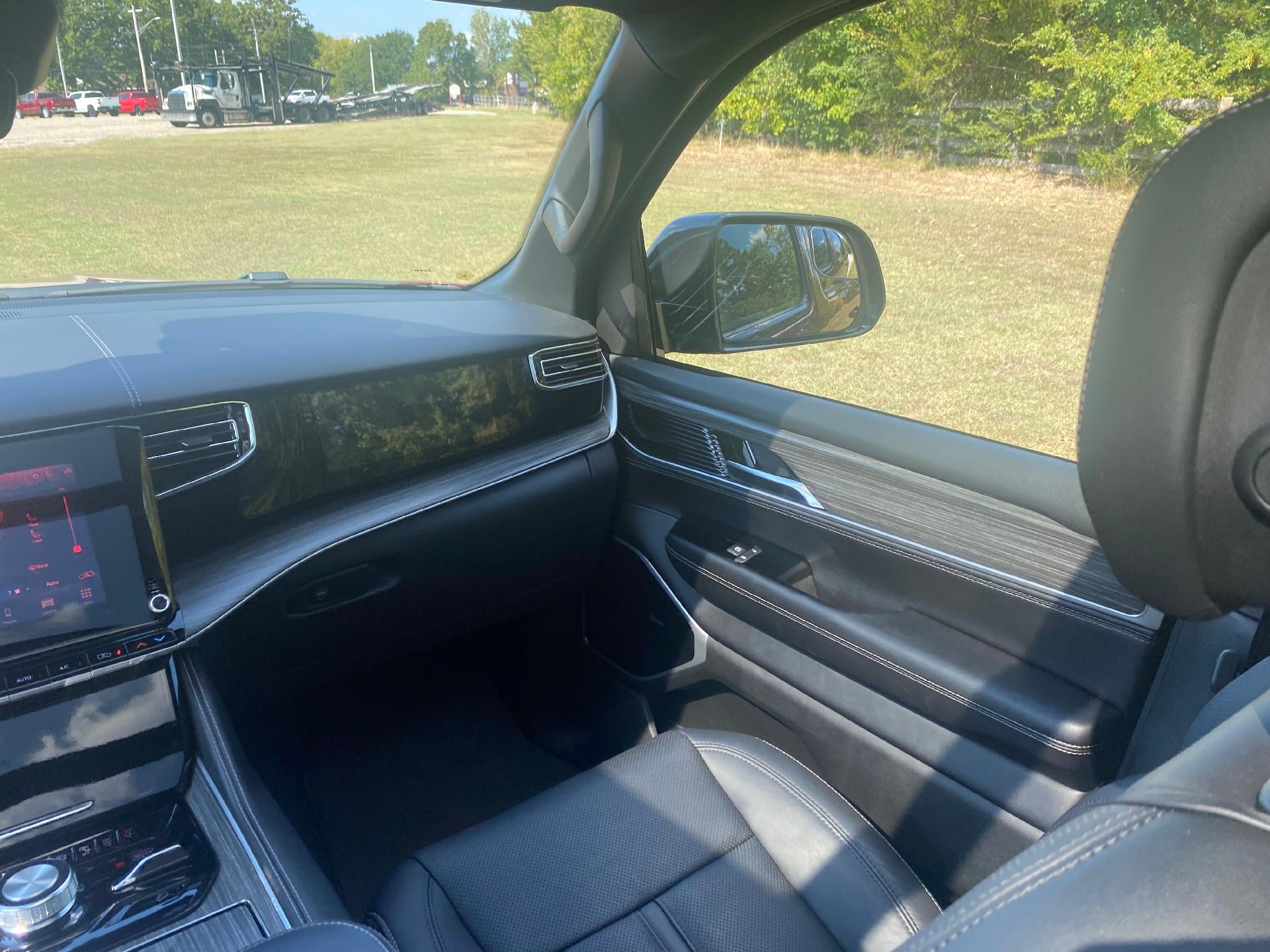 2023 Jeep Wagoneer Series III