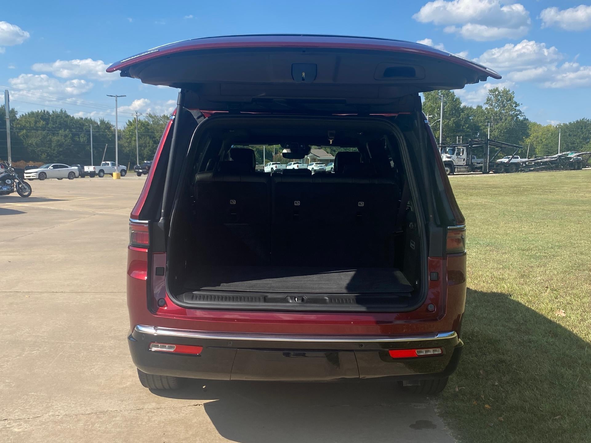 2023 Jeep Wagoneer Series III