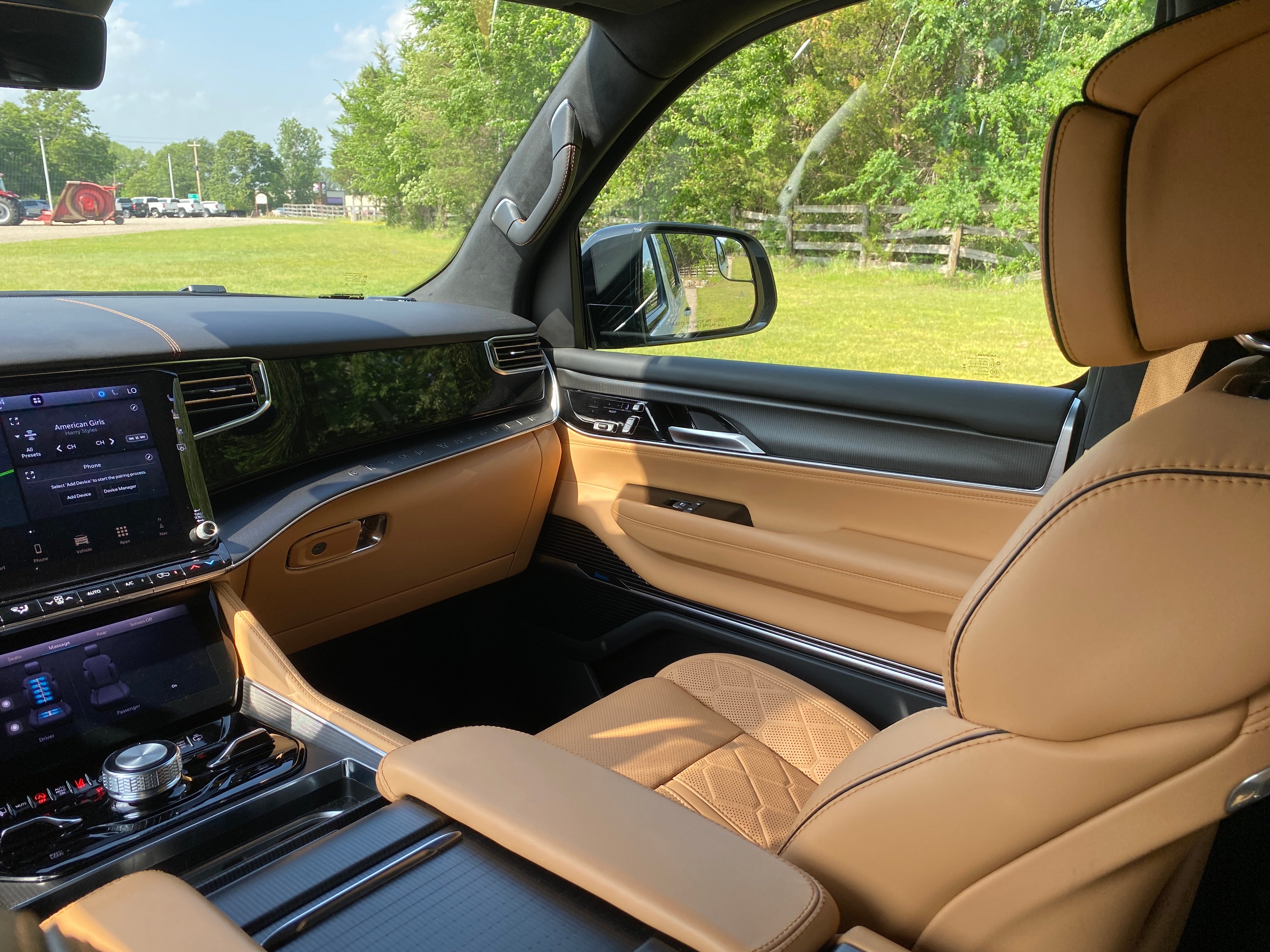 2025 Jeep Grand Wagoneer Base