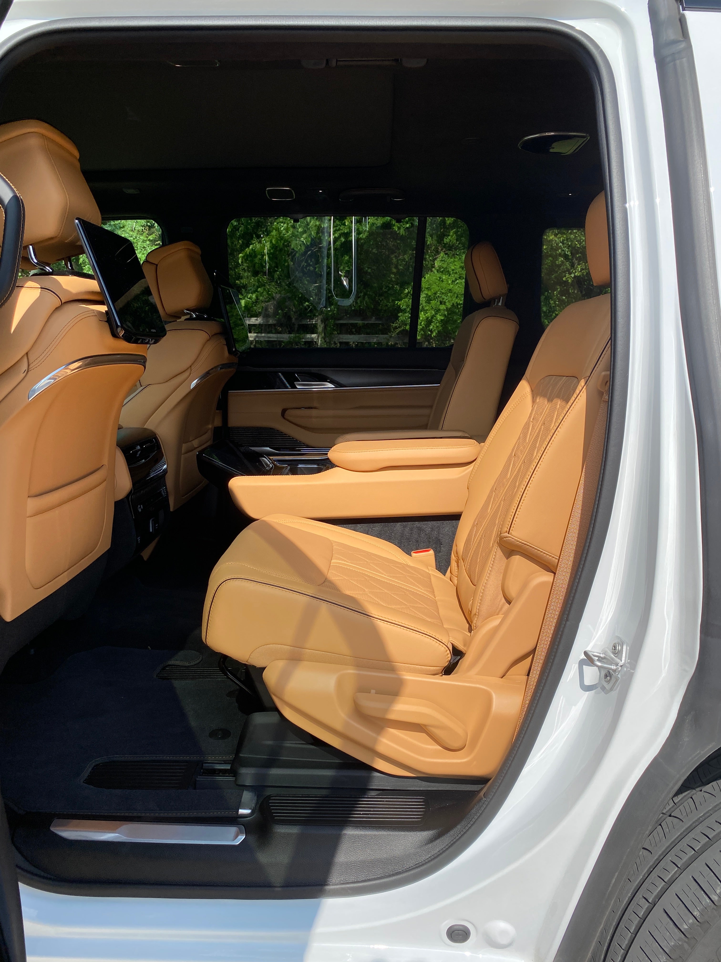 2025 Jeep Grand Wagoneer Base
