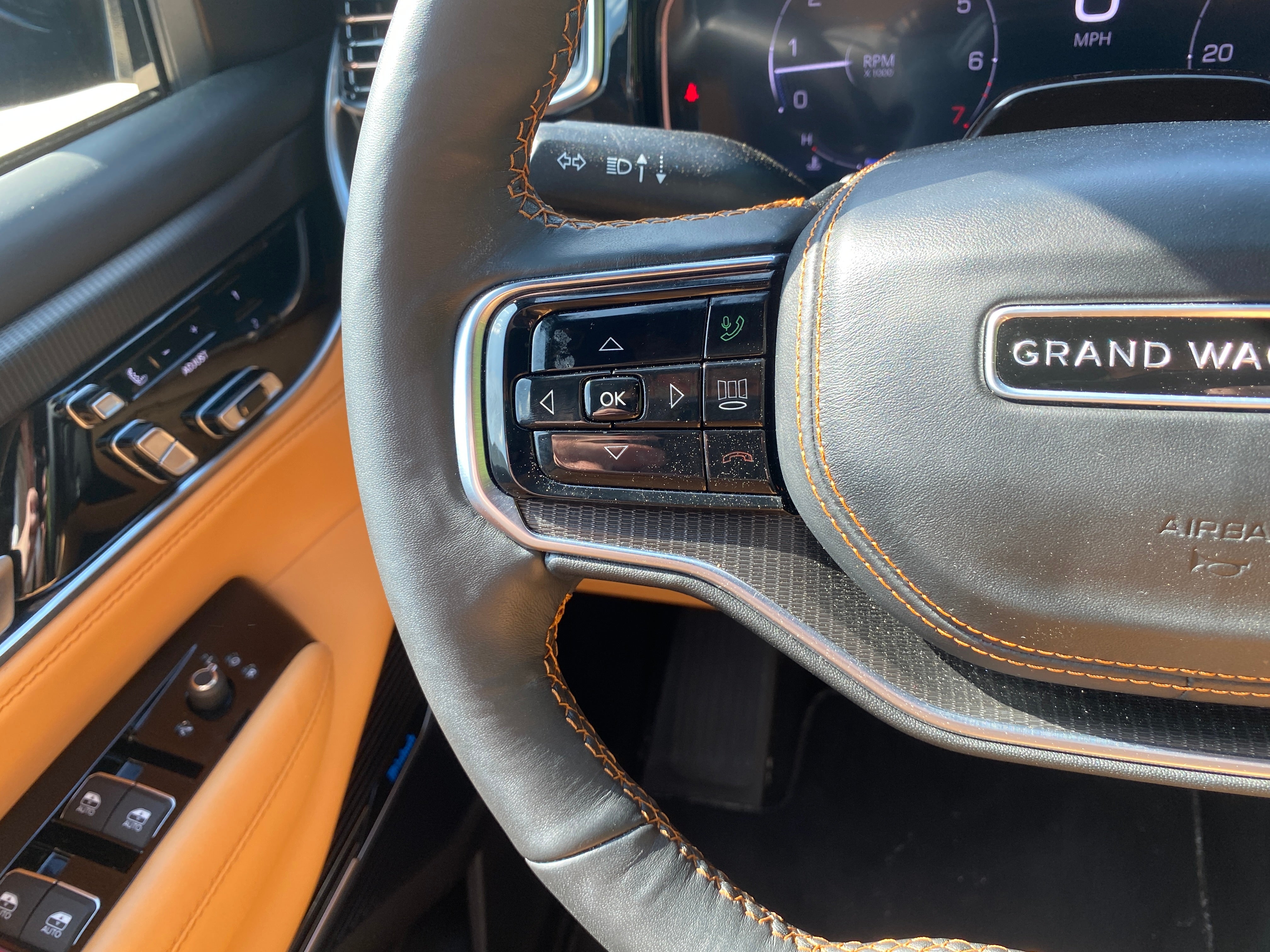 2025 Jeep Grand Wagoneer Base