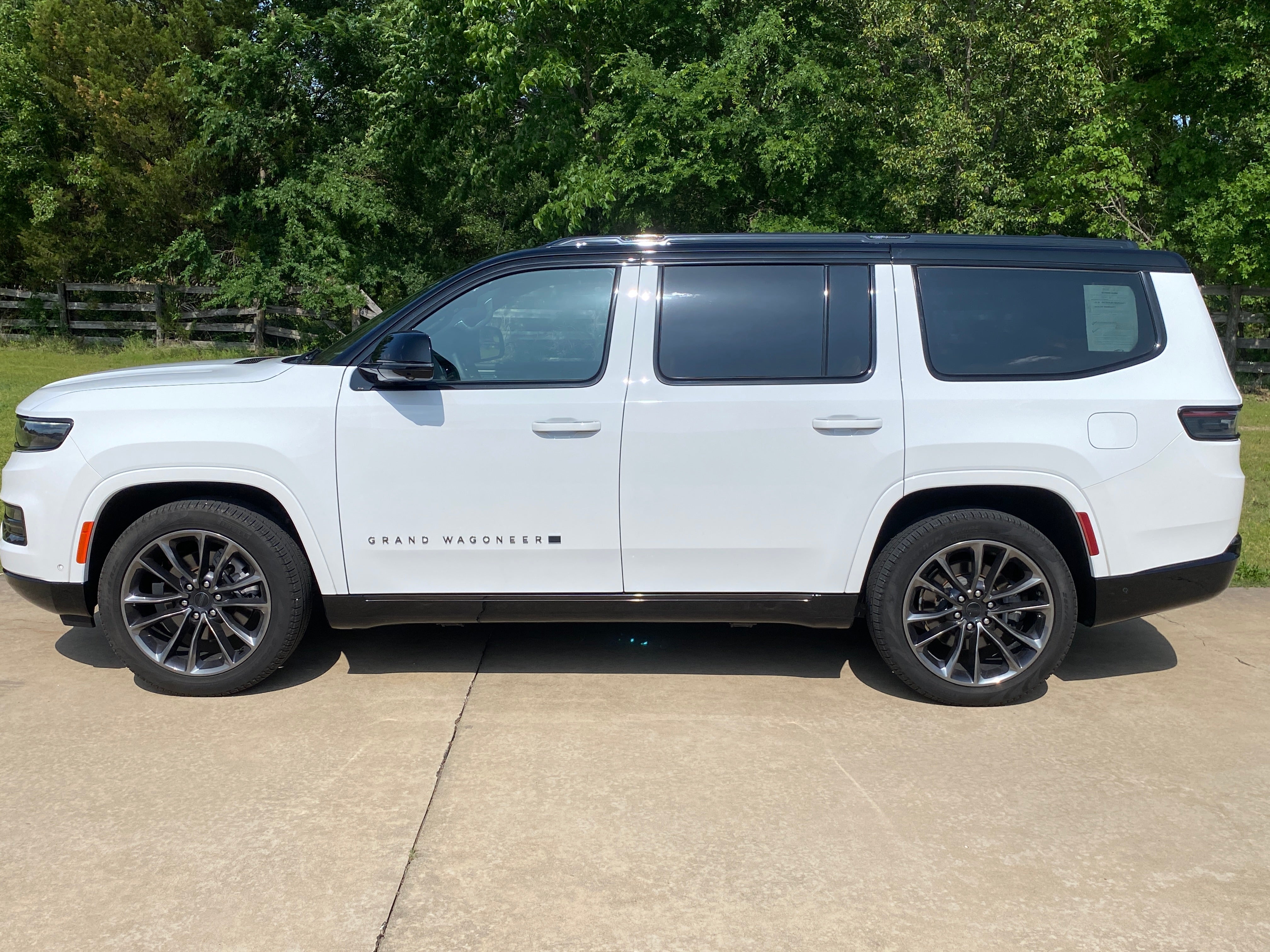 2025 Jeep Grand Wagoneer Base