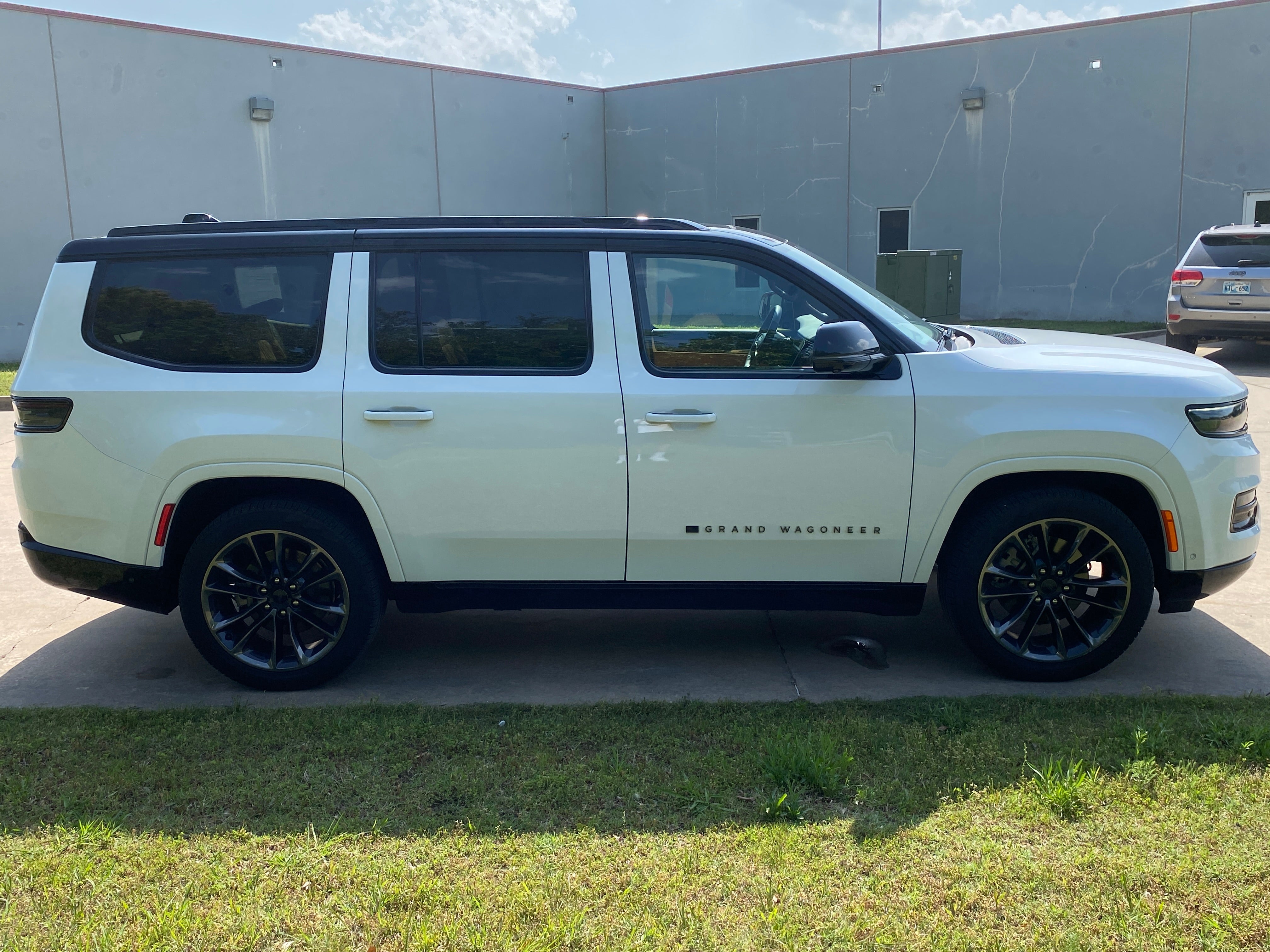 2025 Jeep Grand Wagoneer Base