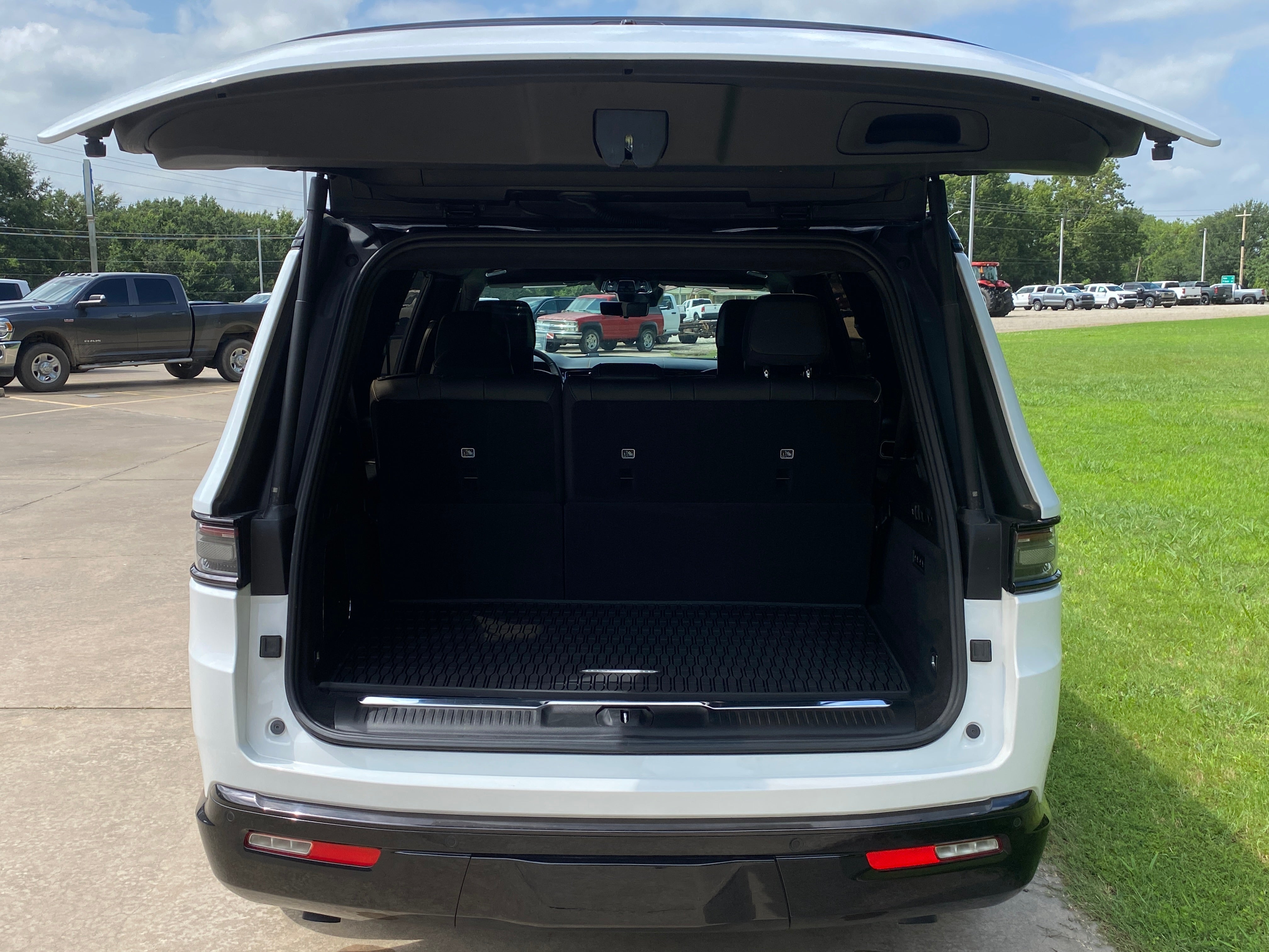 2024 Jeep Grand Wagoneer Series III Obsidian
