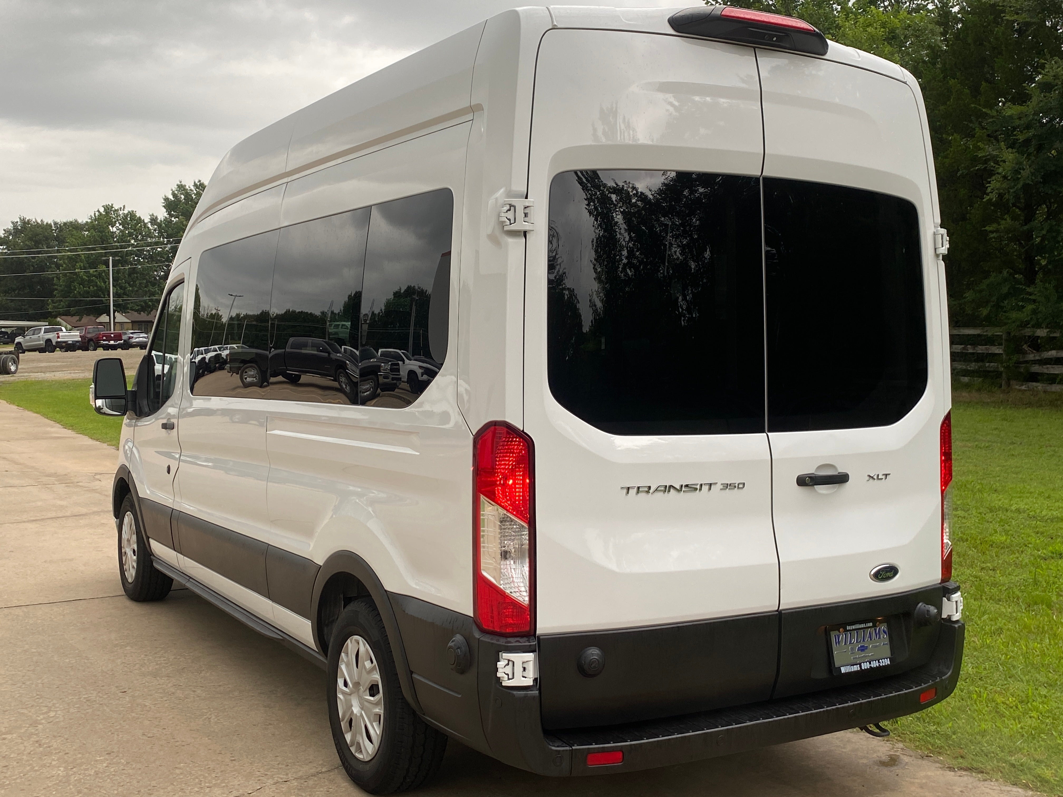 2024 Ford Transit Passenger Wagon XL
