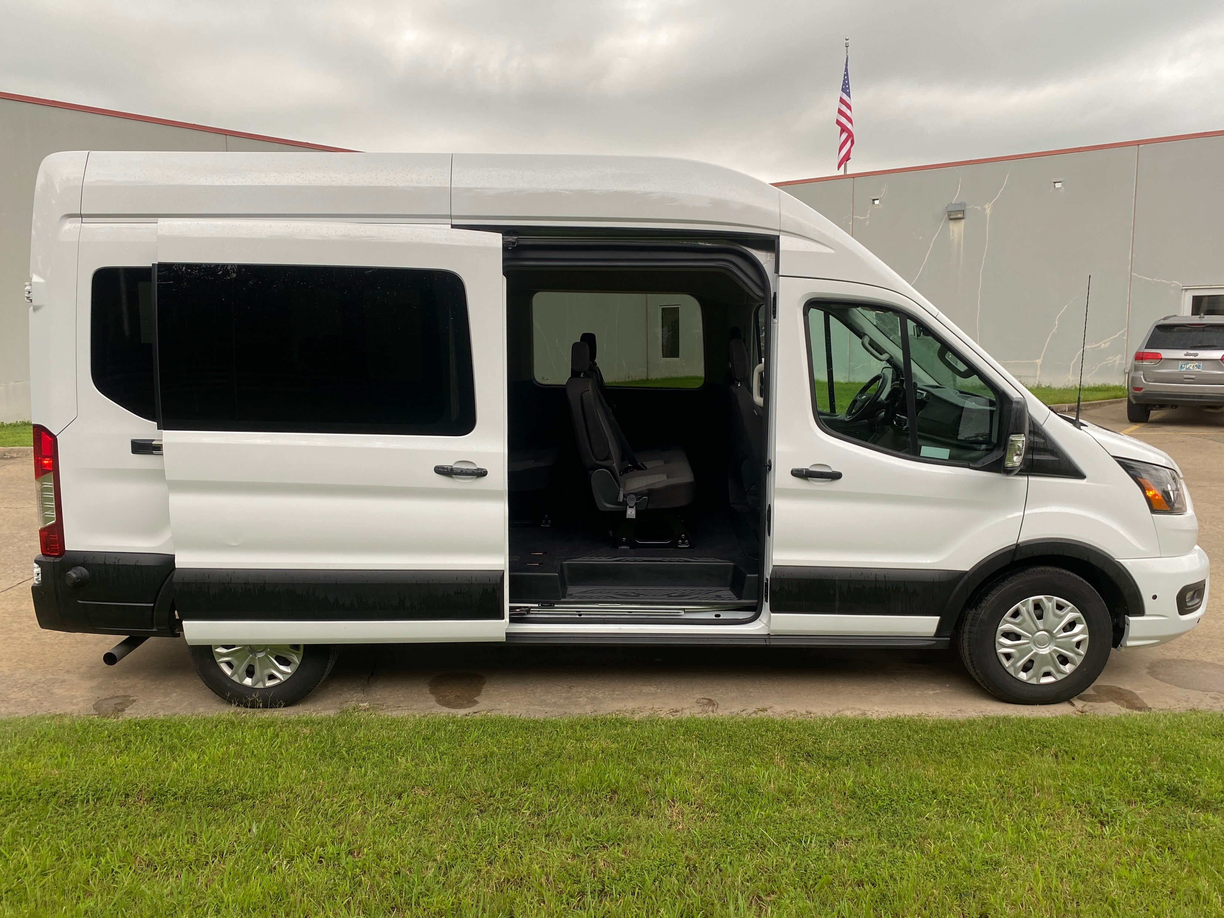 2024 Ford Transit Passenger Wagon XL