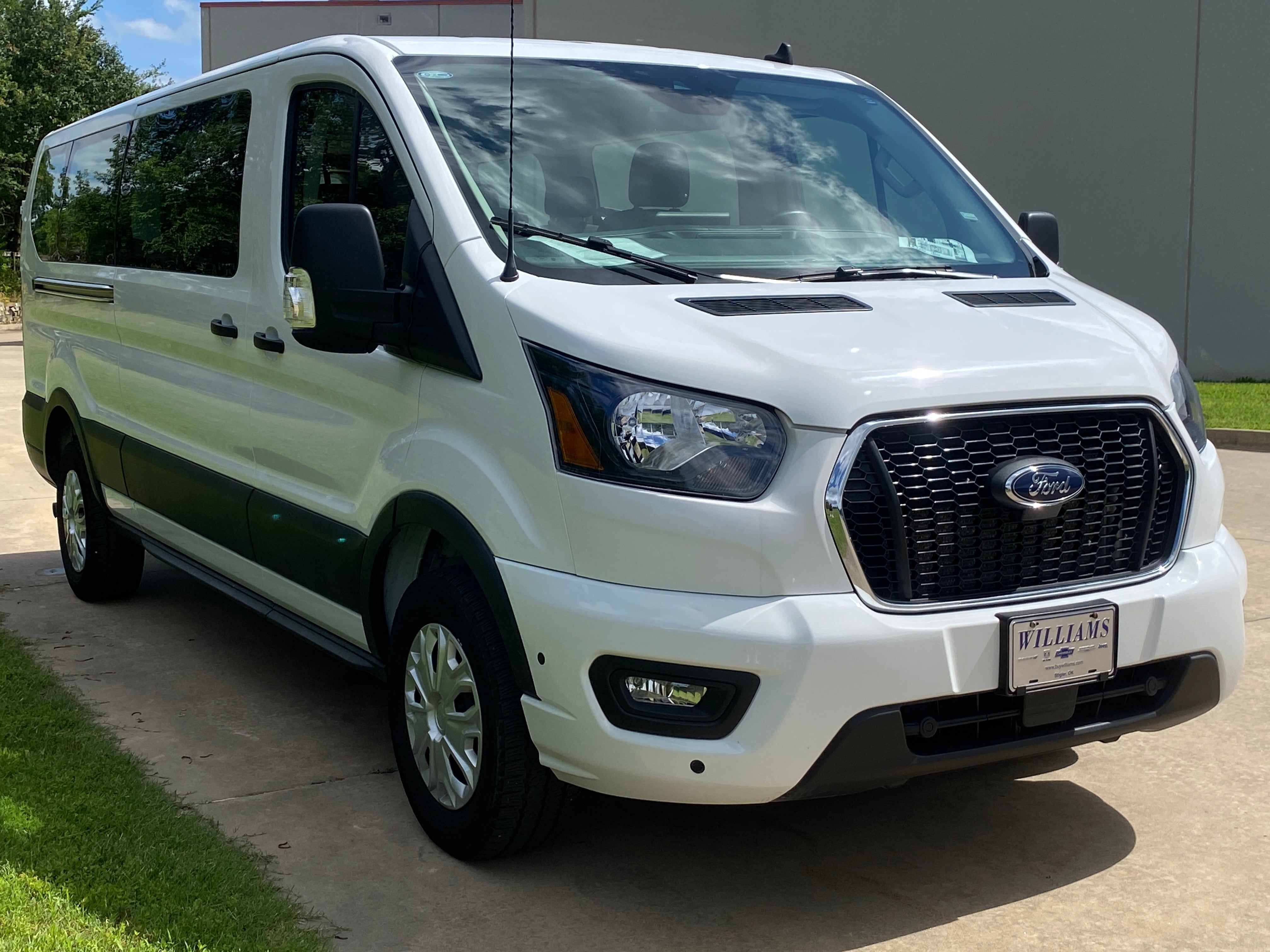 2025 Ford Transit Passenger Wagon XL