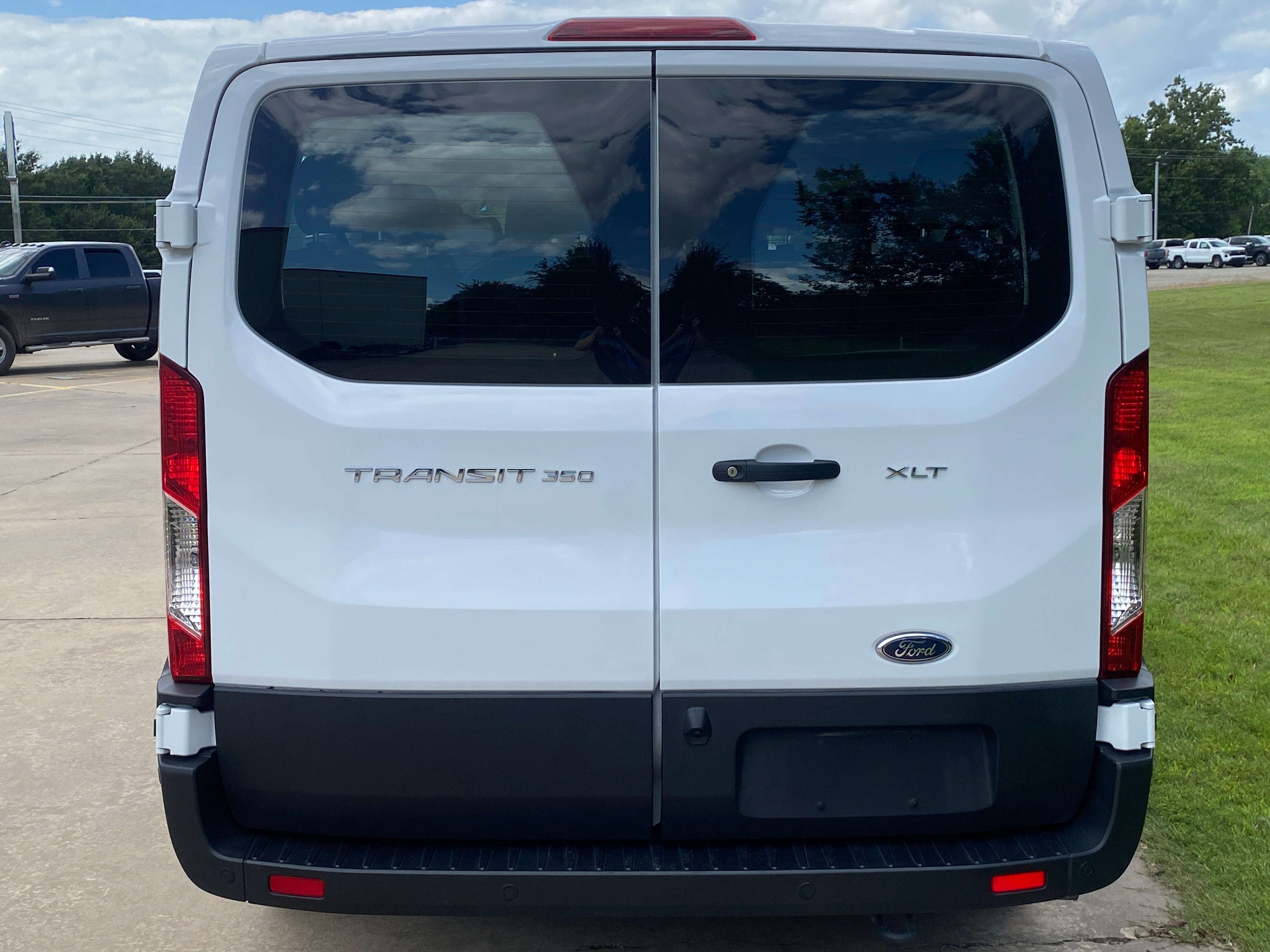 2025 Ford Transit Passenger Wagon XL