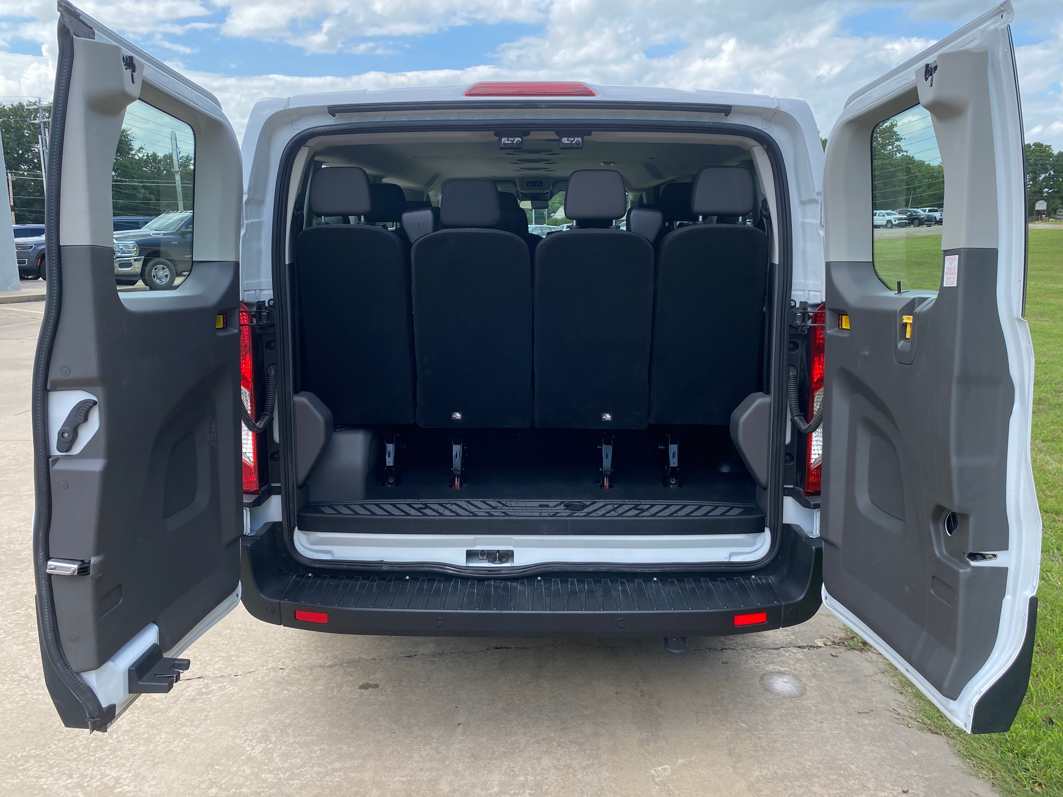 2025 Ford Transit Passenger Wagon XL