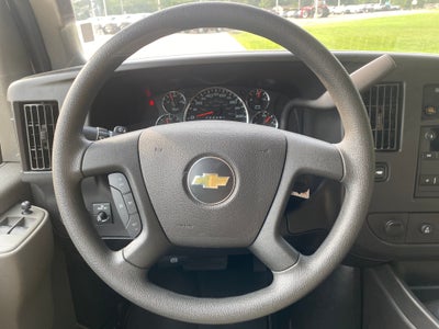 2025 Chevrolet Express Passenger 1LT