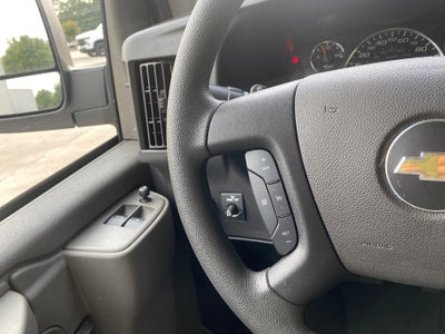 2025 Chevrolet Express Passenger 1LT