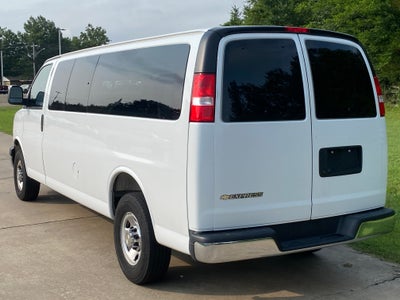 2025 Chevrolet Express Passenger 1LT