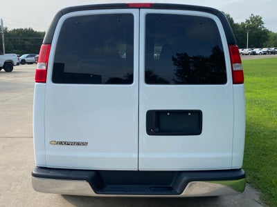 2025 Chevrolet Express Passenger 1LT