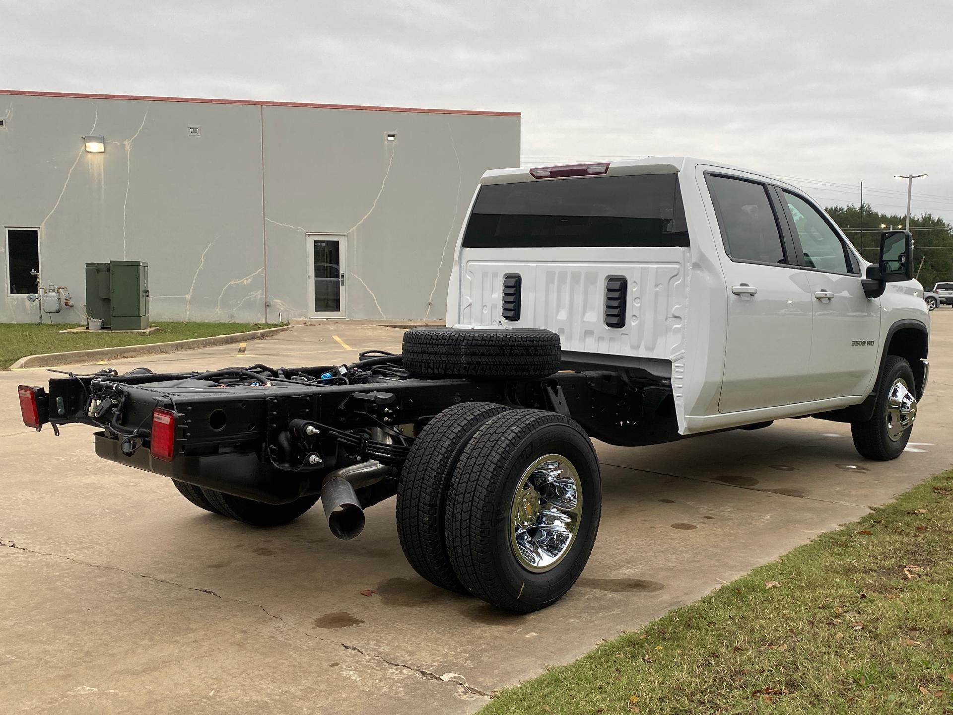 2026 Chevrolet Silverado 3500 HD Chassis Cab LT