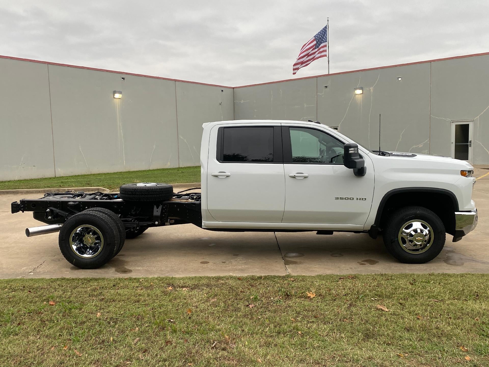 2026 Chevrolet Silverado 3500 HD Chassis Cab LT