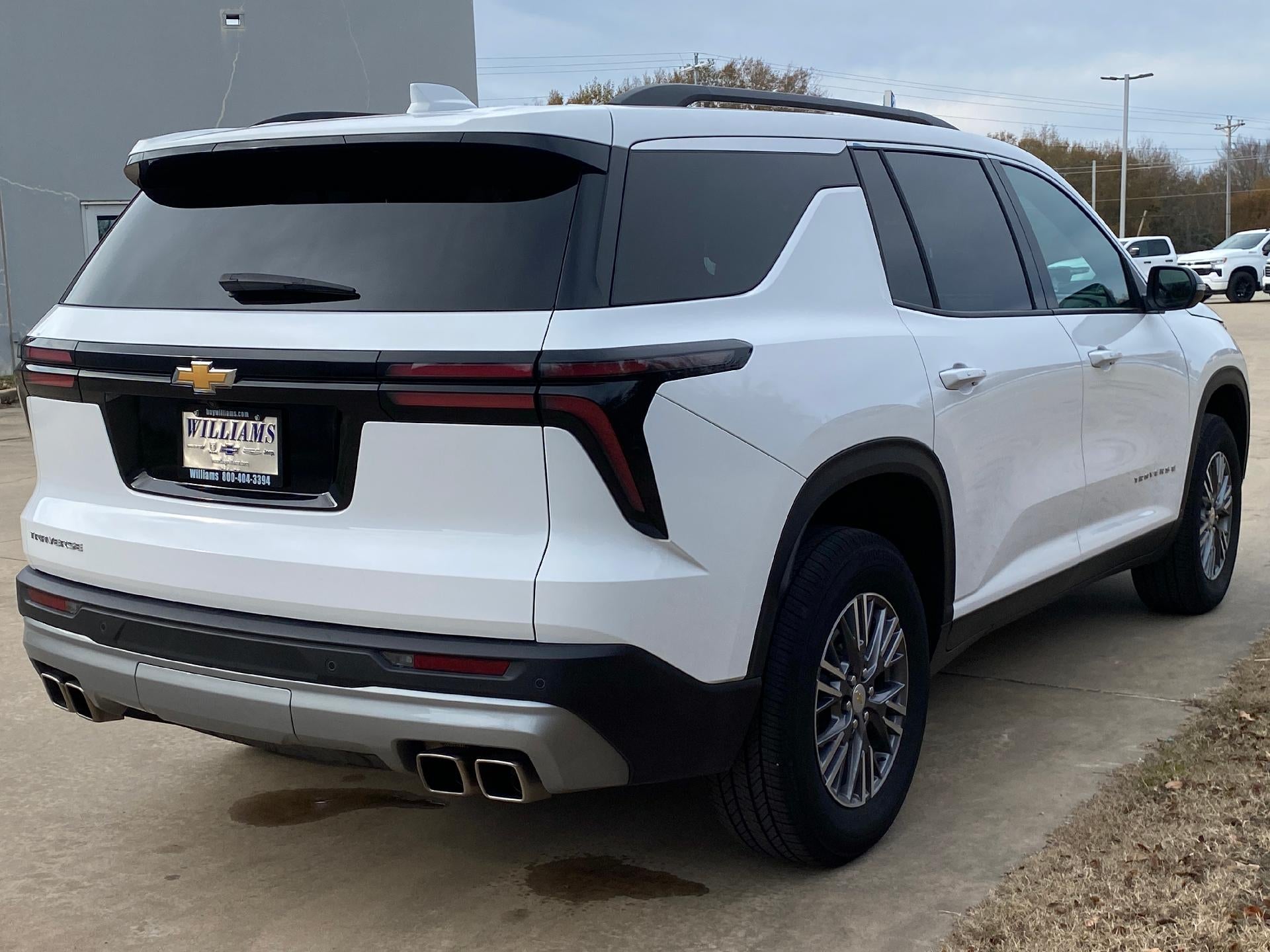 2025 Chevrolet Traverse LT