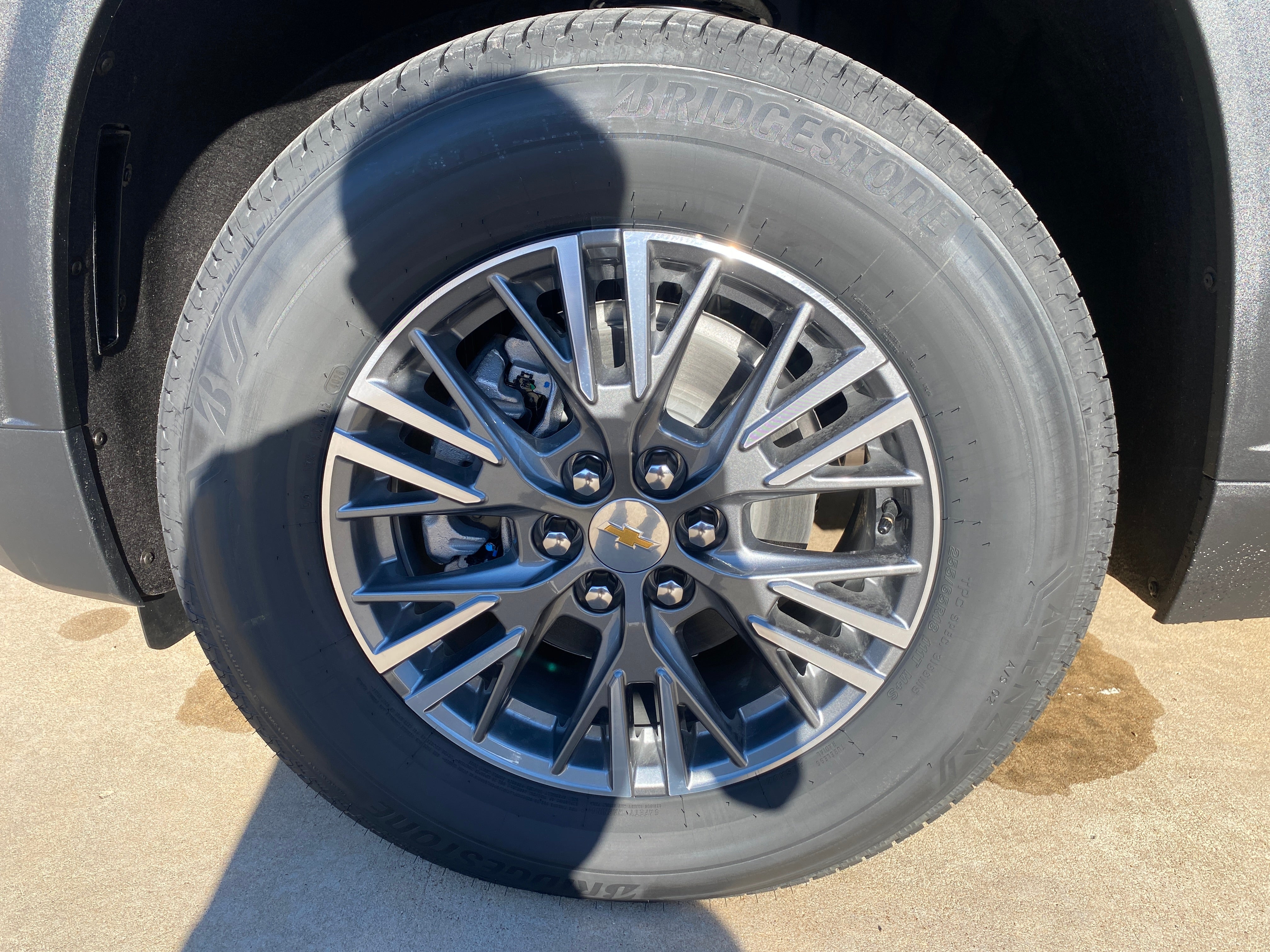 2027 Chevrolet Traverse LT - Photo 10