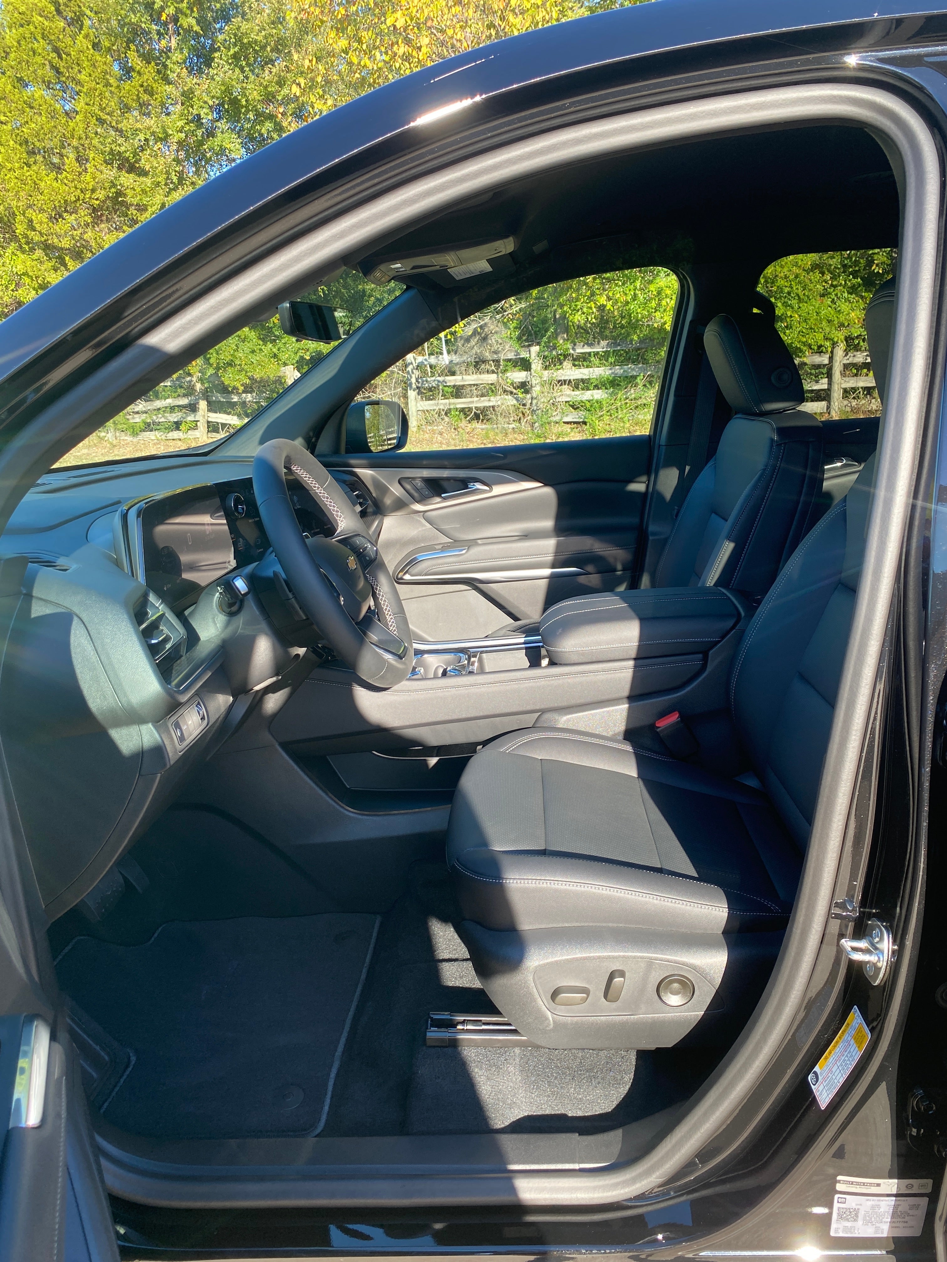 2027 Chevrolet Traverse LT - Photo 11