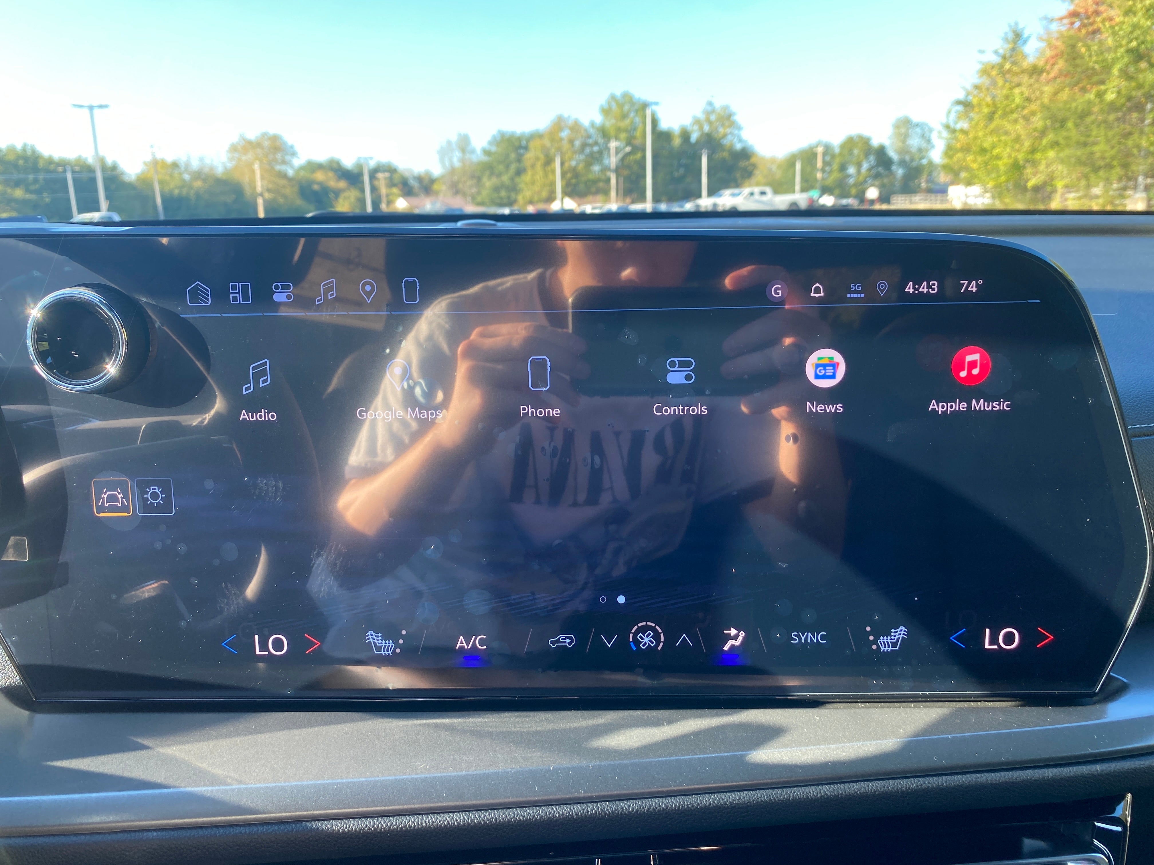 2027 Chevrolet Traverse LT - Photo 23