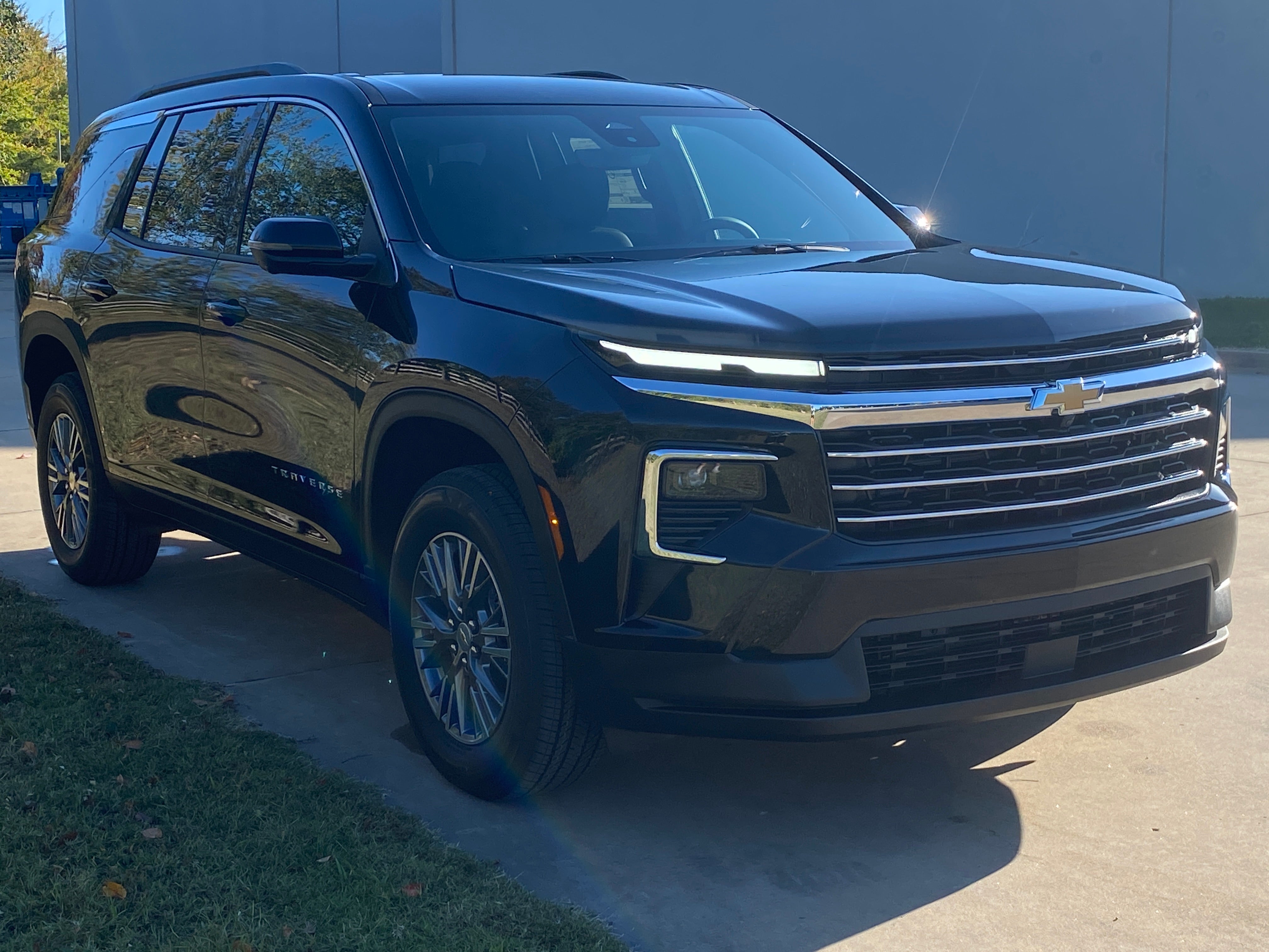 2027 Chevrolet Traverse LT - Photo 9