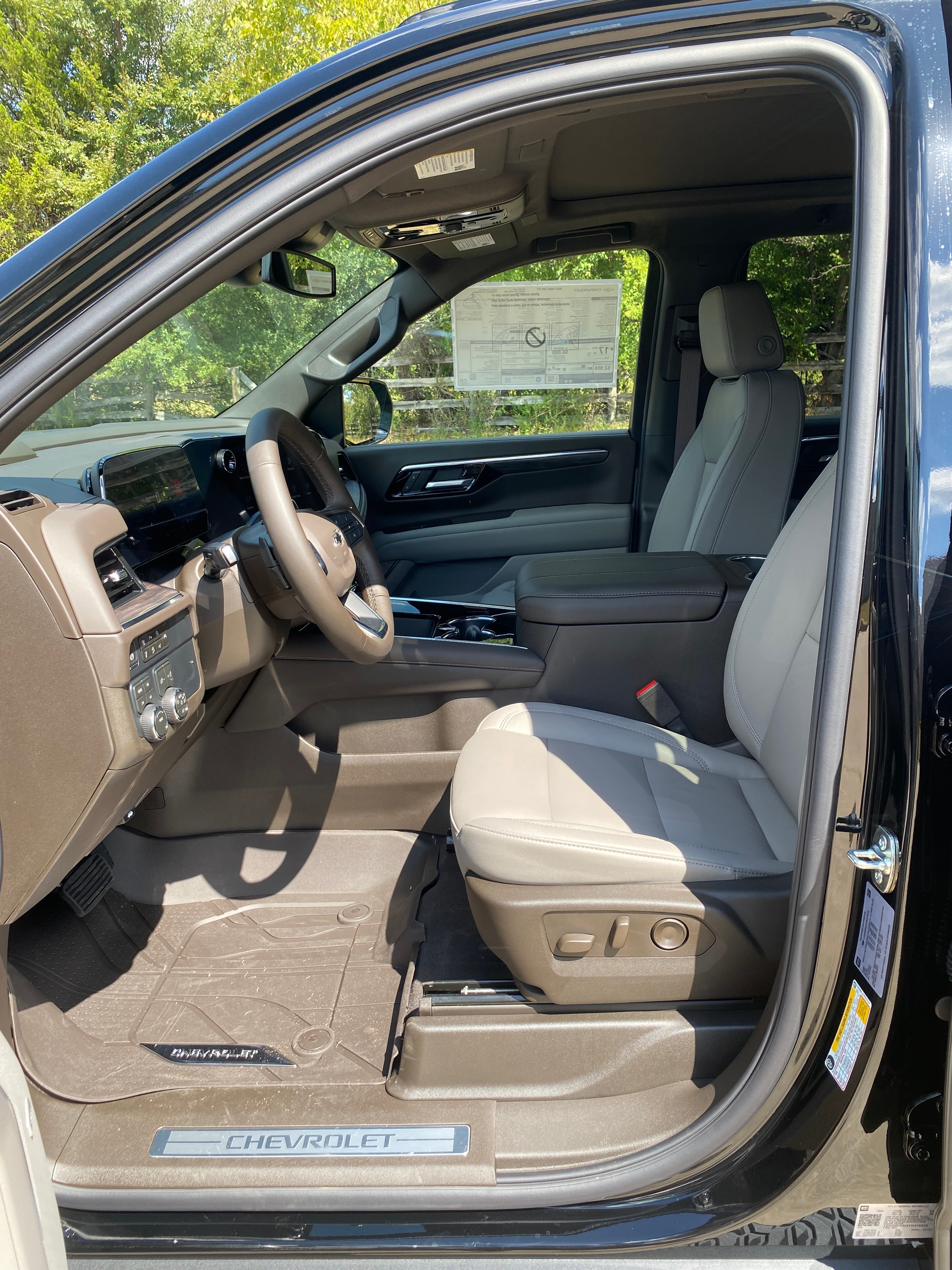 2026 Chevrolet Tahoe Z71 - Photo 11