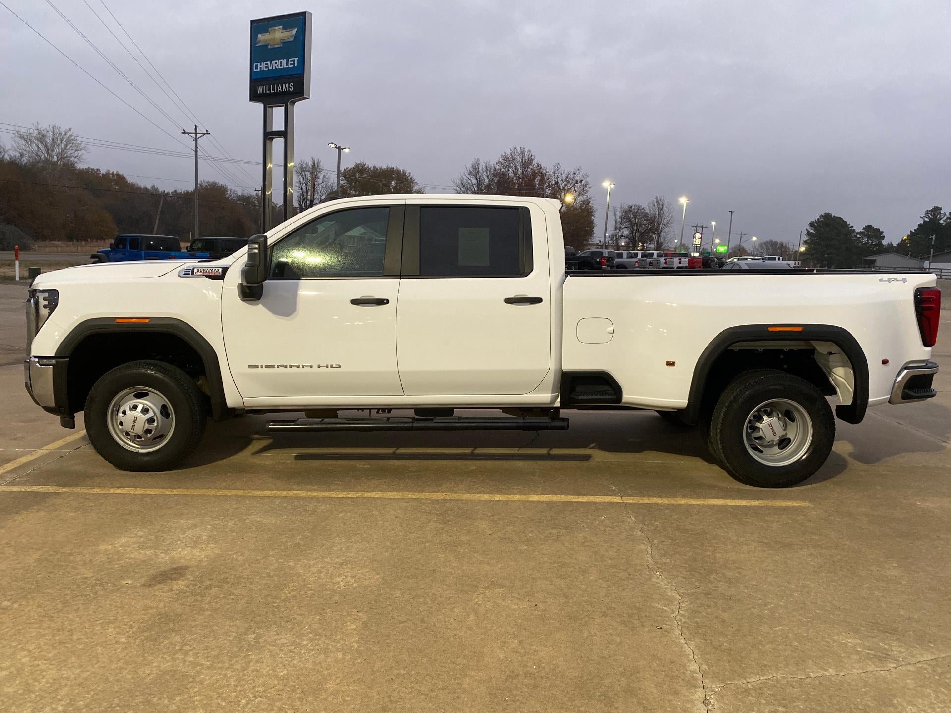 2024 GMC Sierra 3500 HD Pro DRW