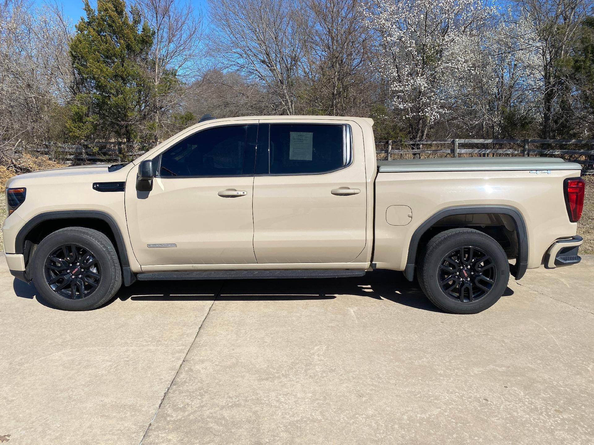 2023 GMC Sierra 1500 Elevation