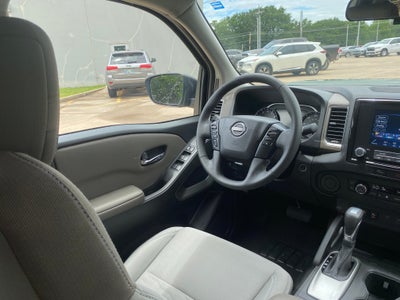 2024 Nissan Frontier SV
