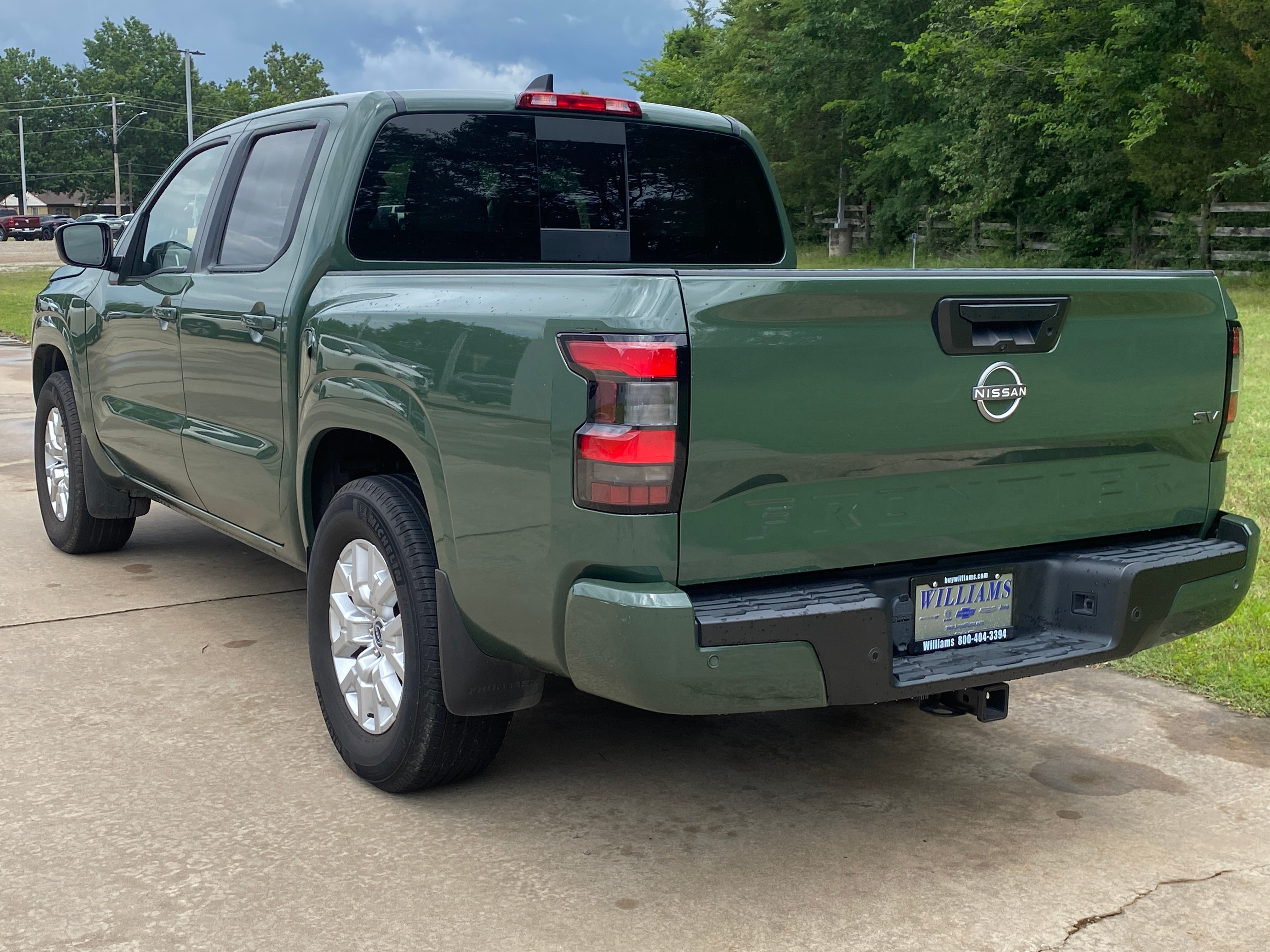 2024 Nissan Frontier SV