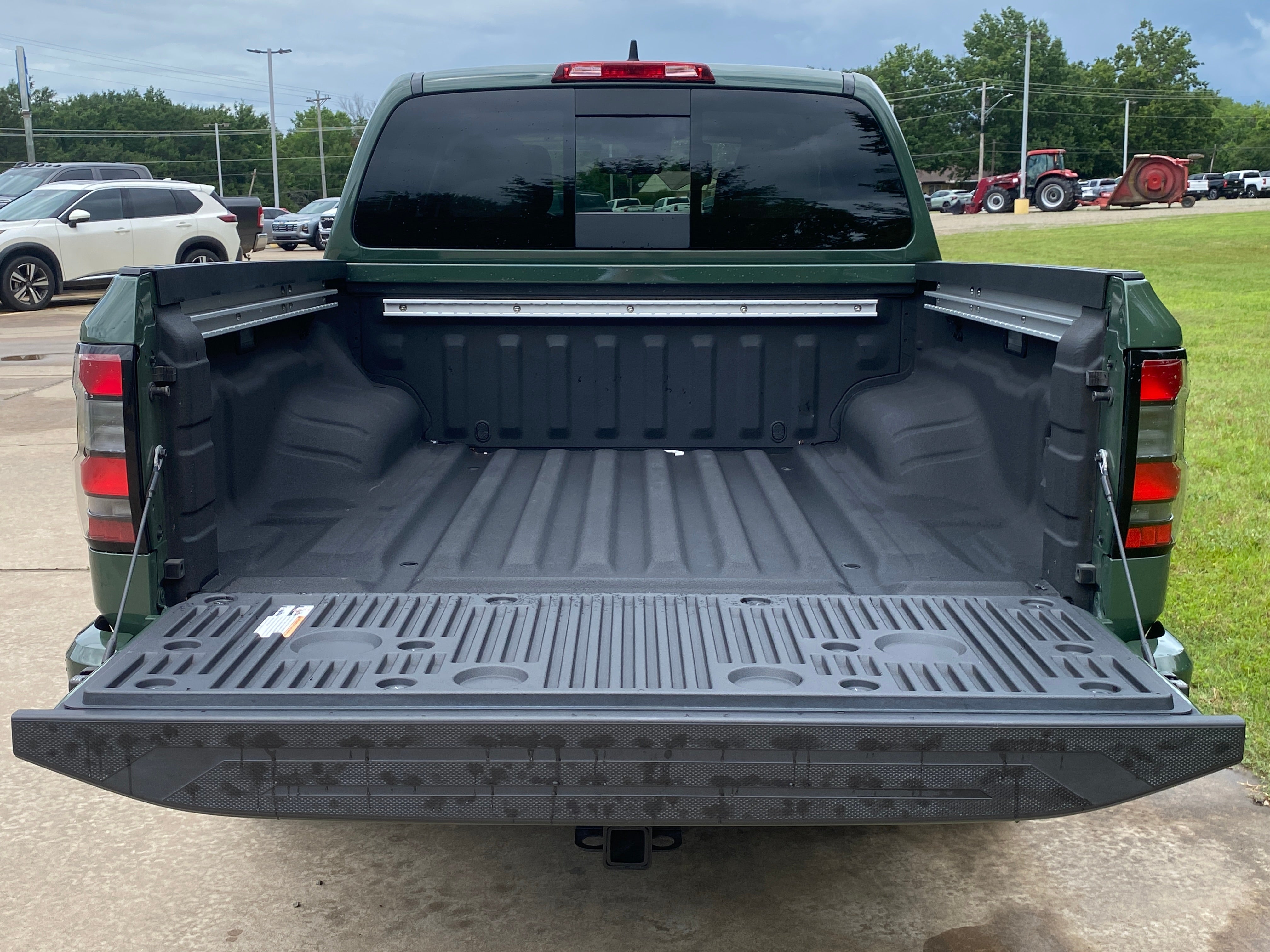 2024 Nissan Frontier SV