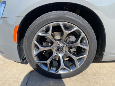 2018 Chrysler 300 Touring