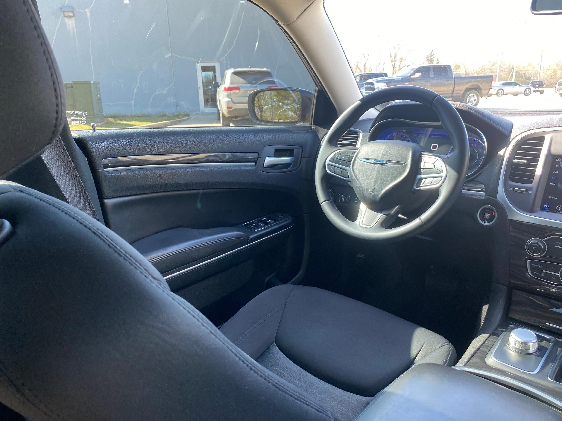 2018 Chrysler 300 Touring