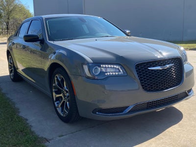 2018 Chrysler 300 Touring