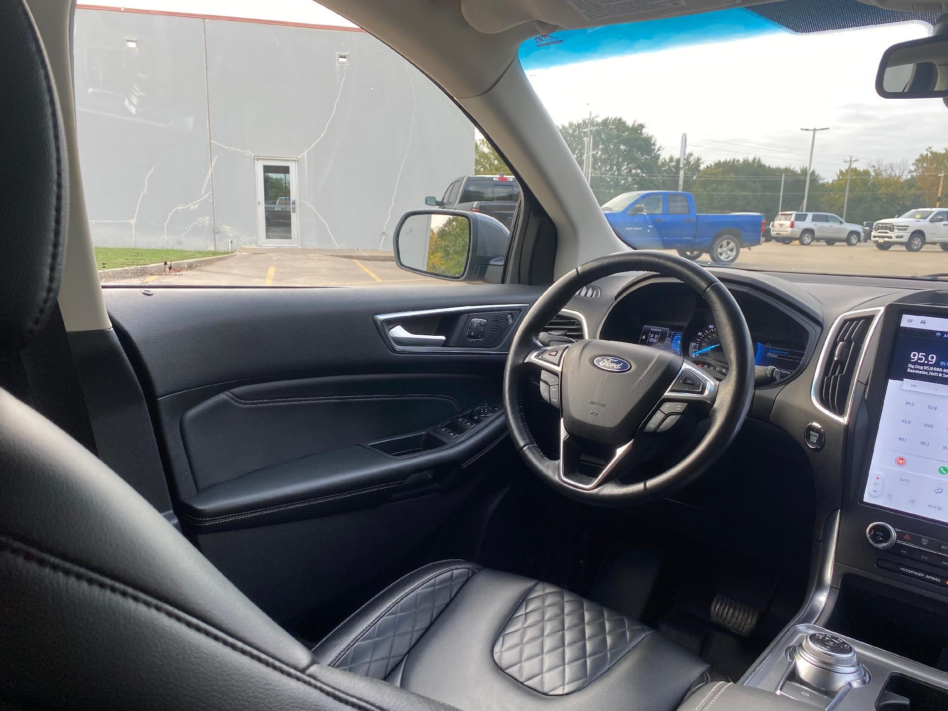 2023 Ford Edge Titanium