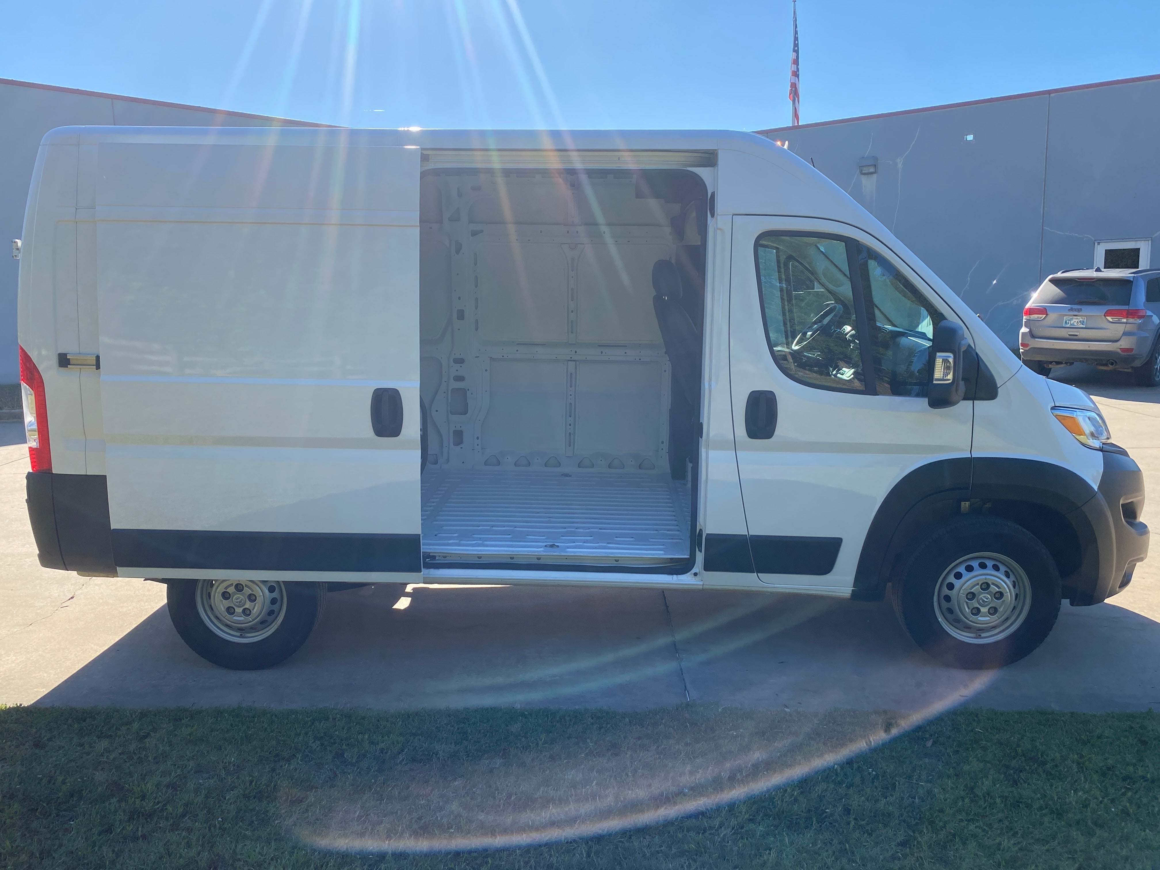 2025 RAM ProMaster Cargo Van Tradesman