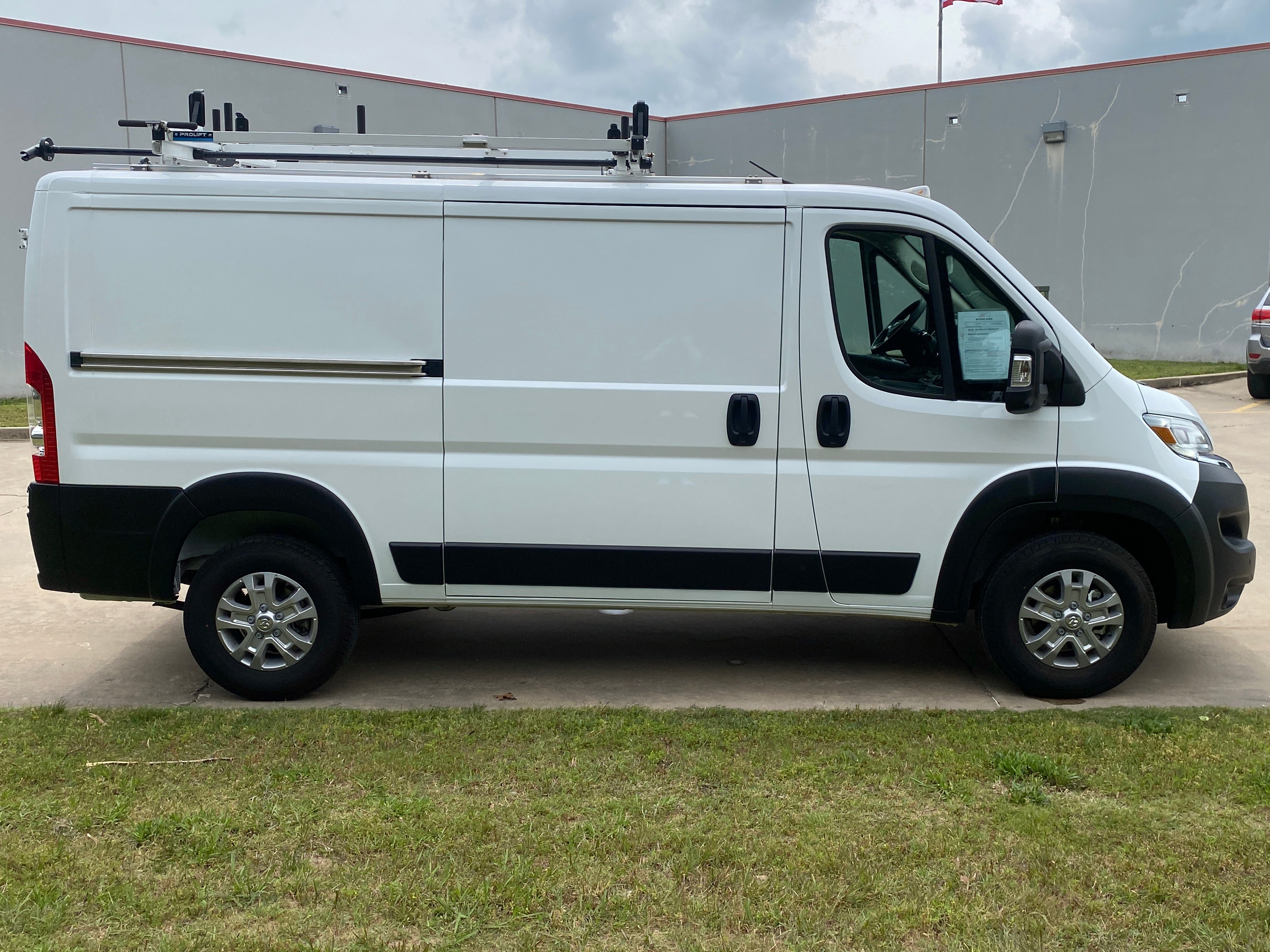 2025 RAM ProMaster Cargo Van SLT