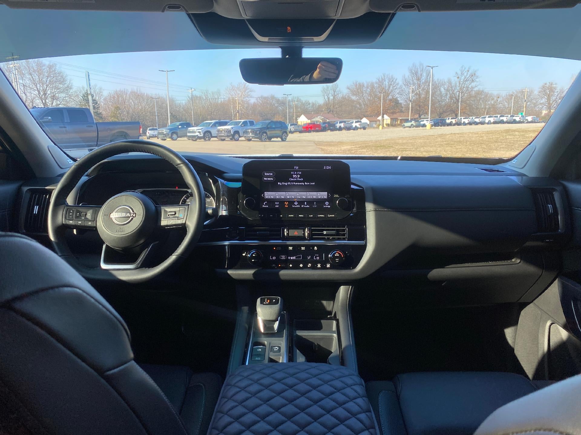 2025 Nissan Pathfinder SL