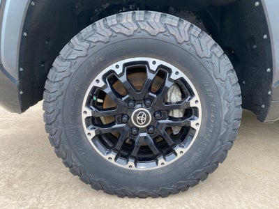 2022 Toyota Tundra 4WD SR5