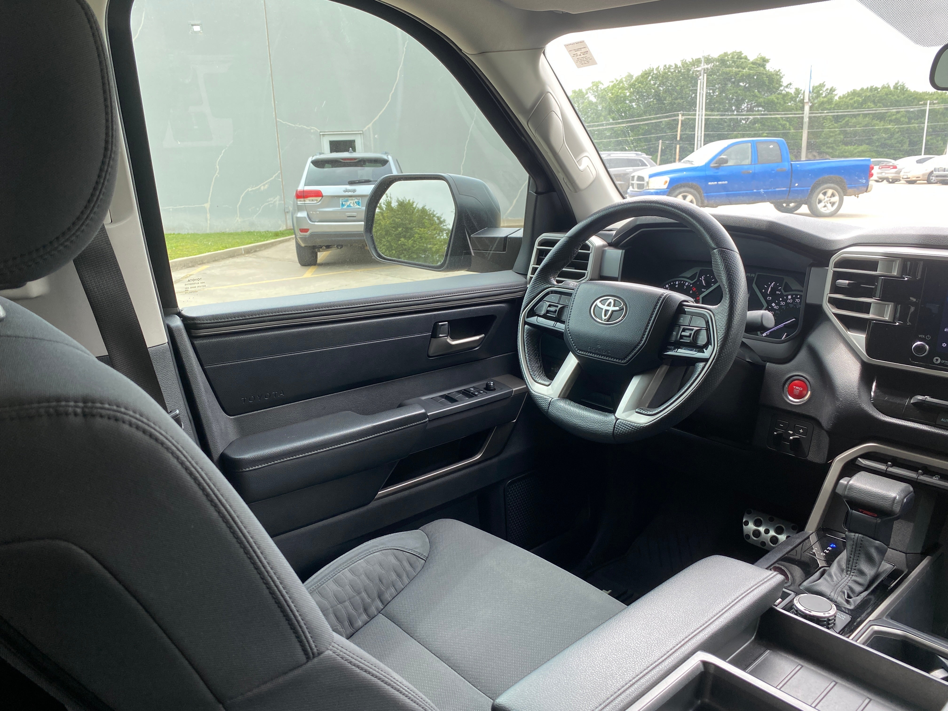 2022 Toyota Tundra 4WD SR5