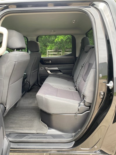 2022 Toyota Tundra 4WD SR5