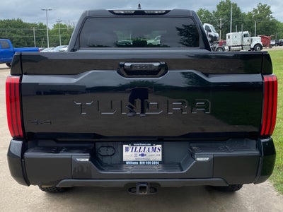 2022 Toyota Tundra 4WD SR5